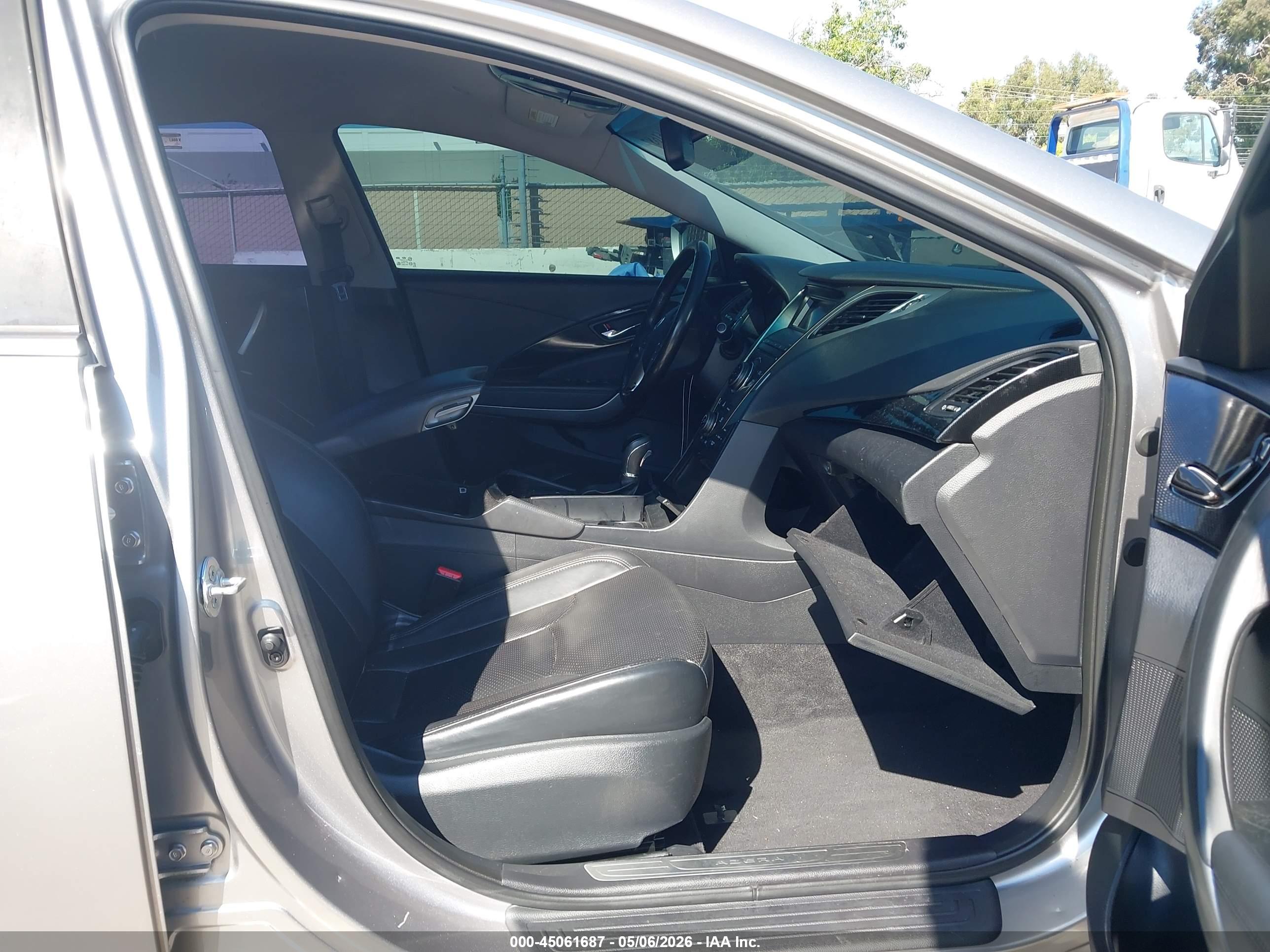 HYUNDAI AZERA image 5