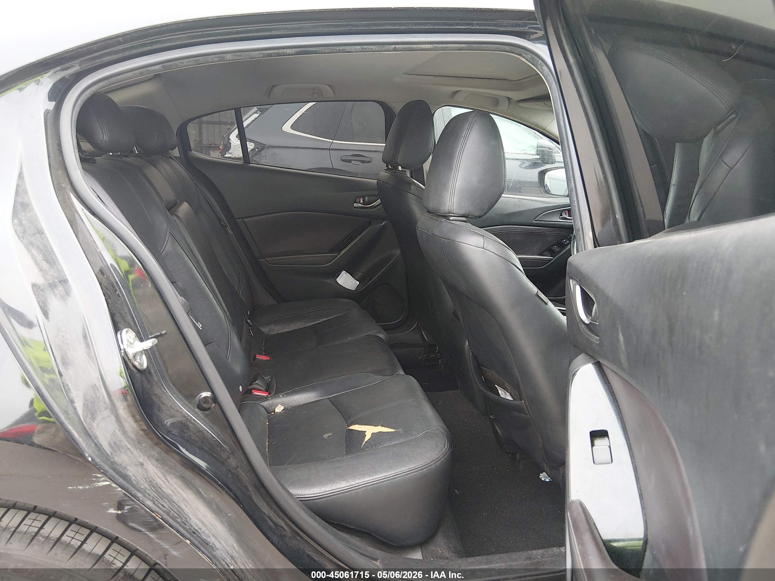 MAZDA MAZDA3 image 8