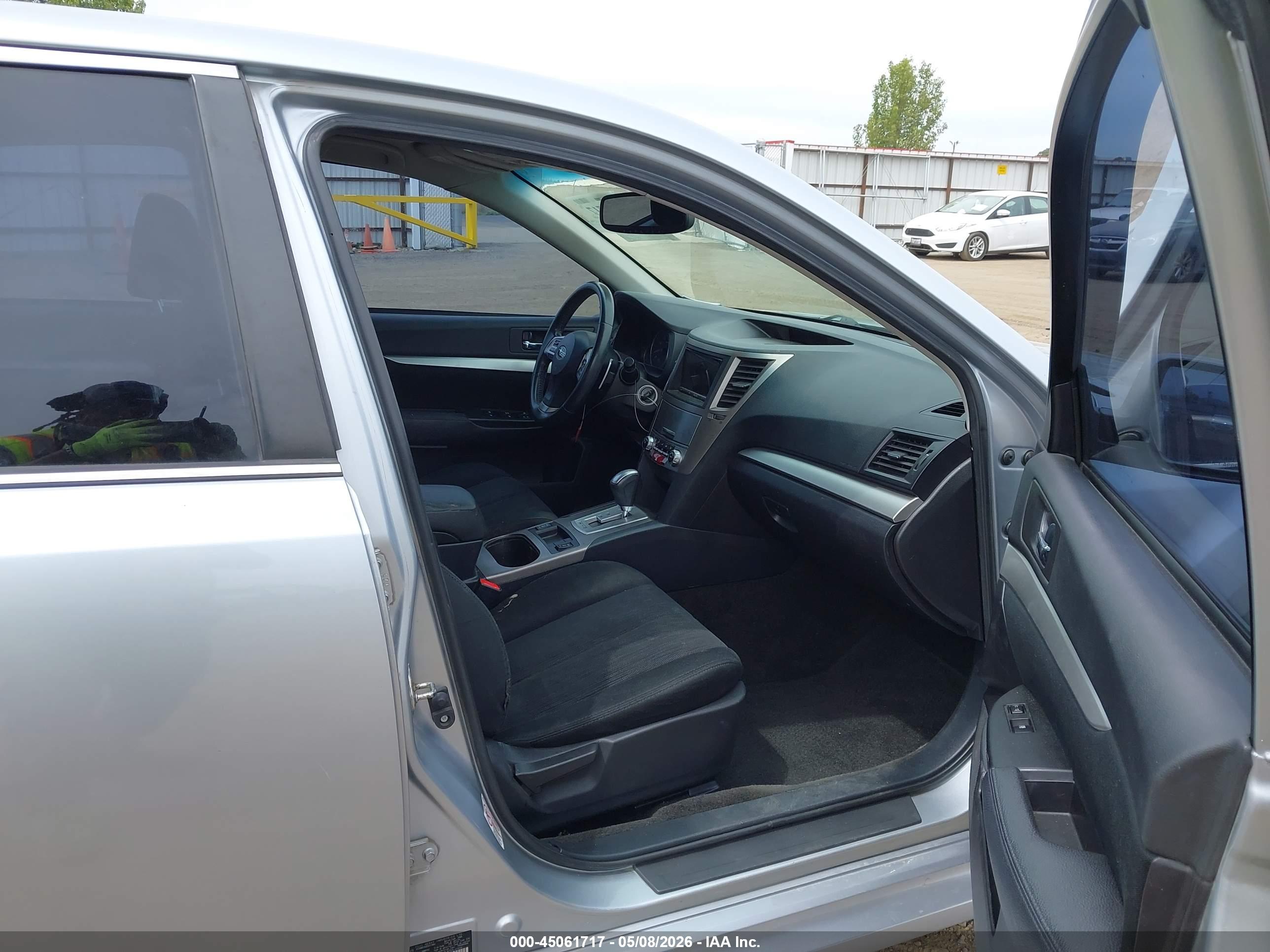 SUBARU LEGACY image 5