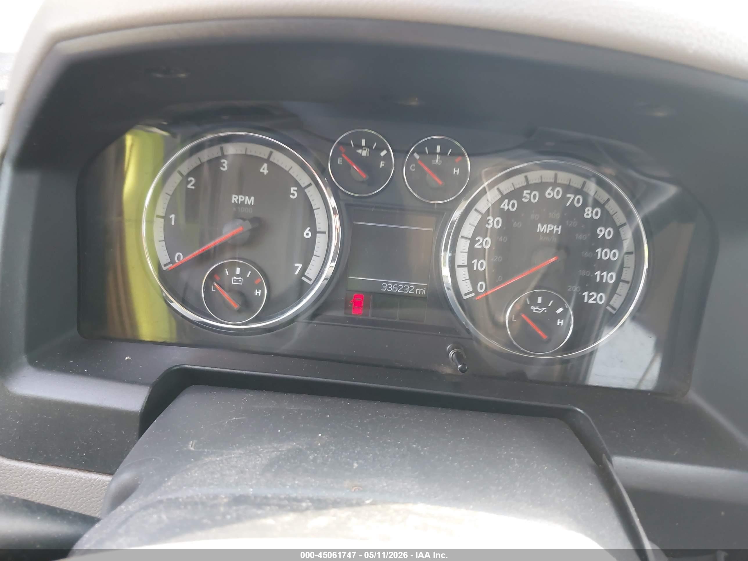 DODGE RAM image 7