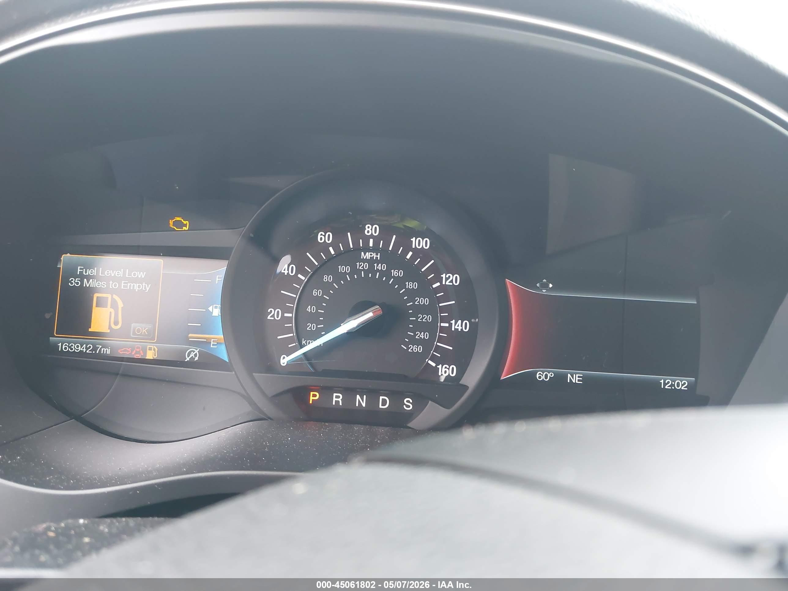 FORD FUSION image 7