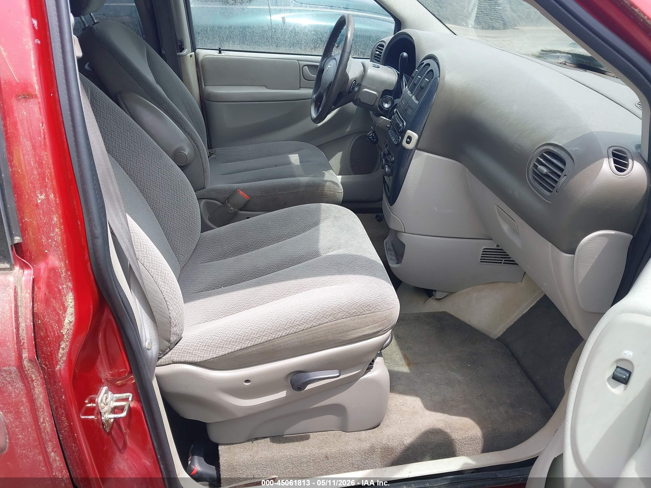 DODGE GRAND image 5