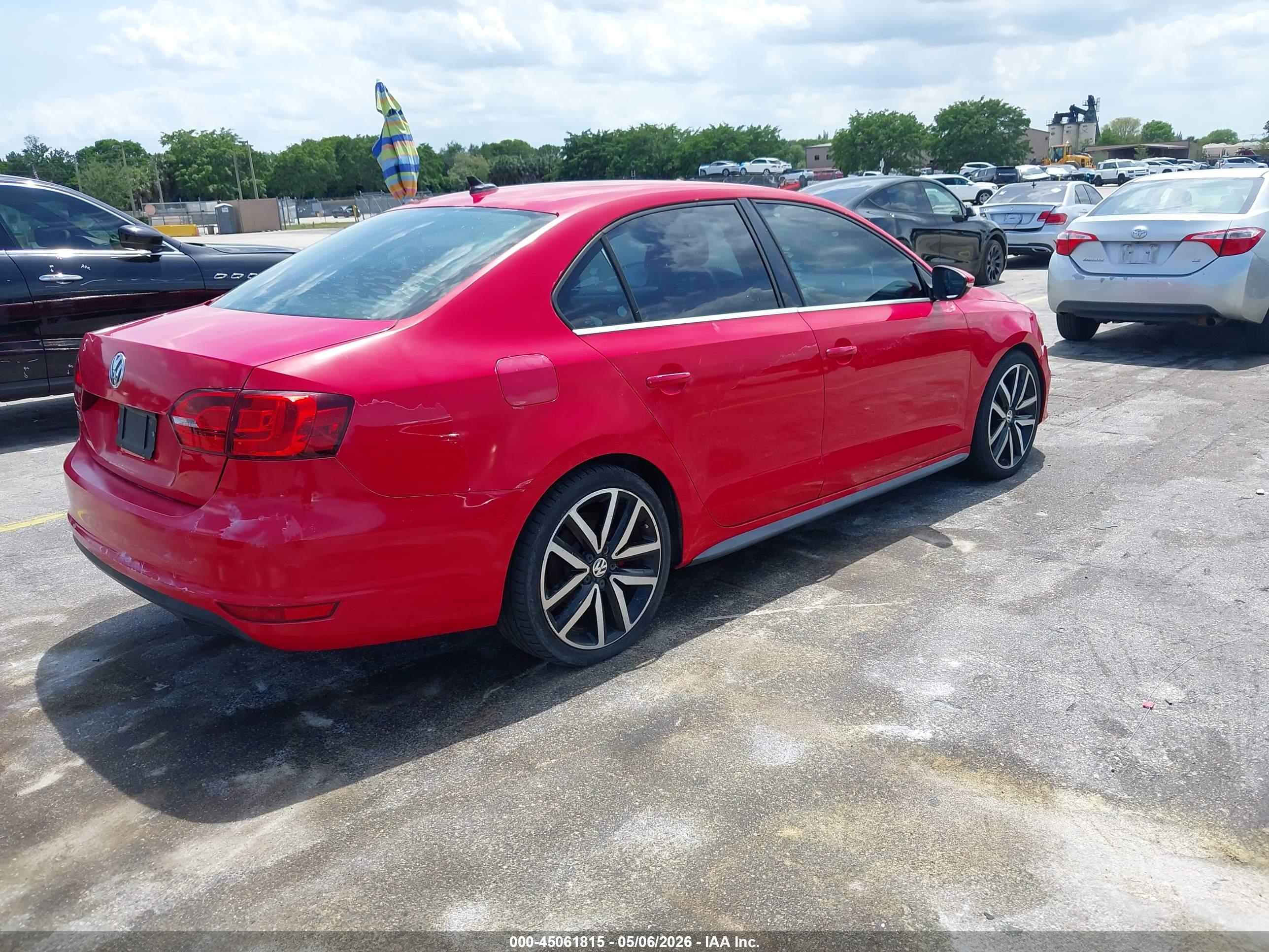 VOLKSWAGEN JETTA image 4