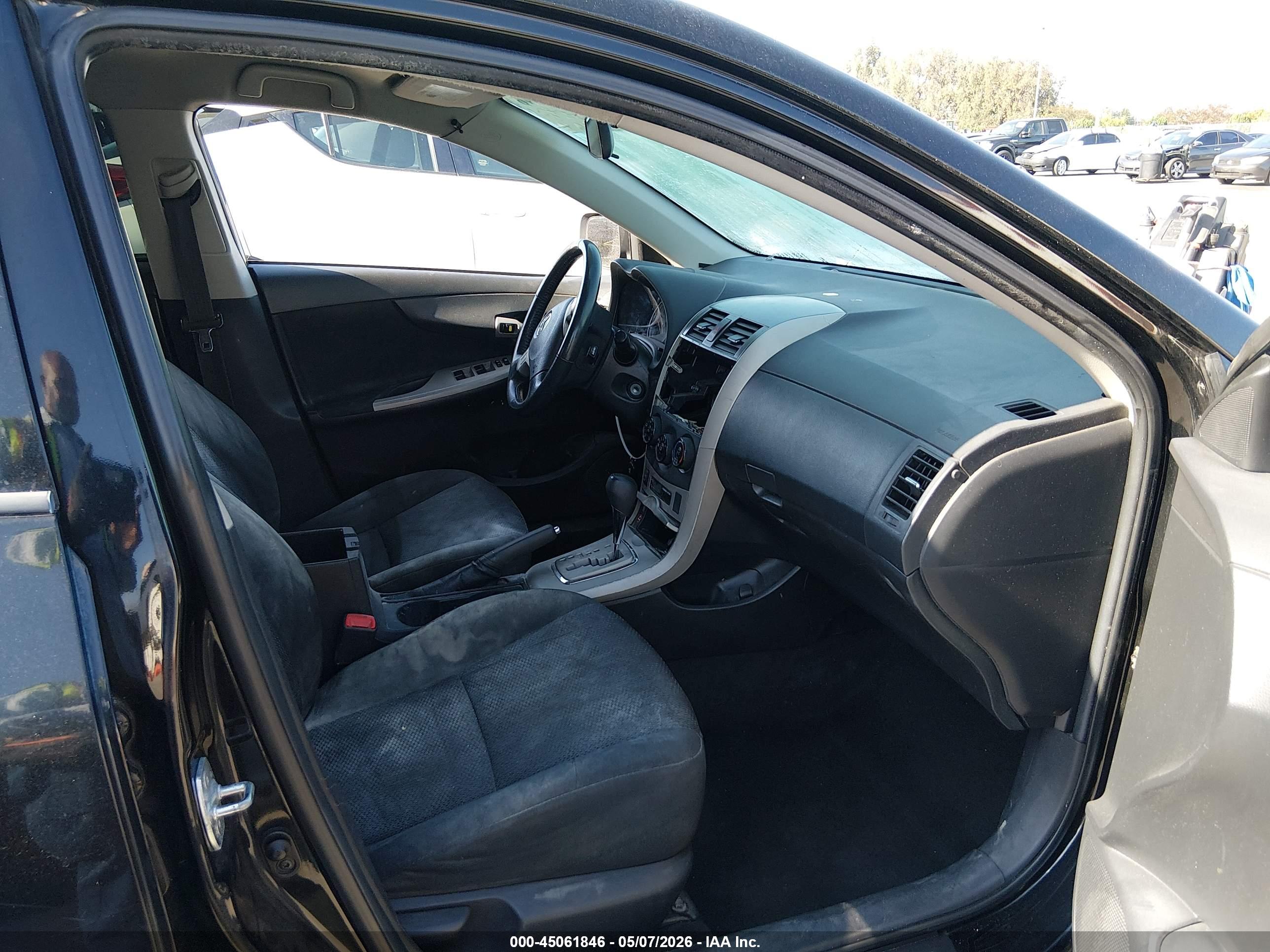 TOYOTA COROLLA image 5