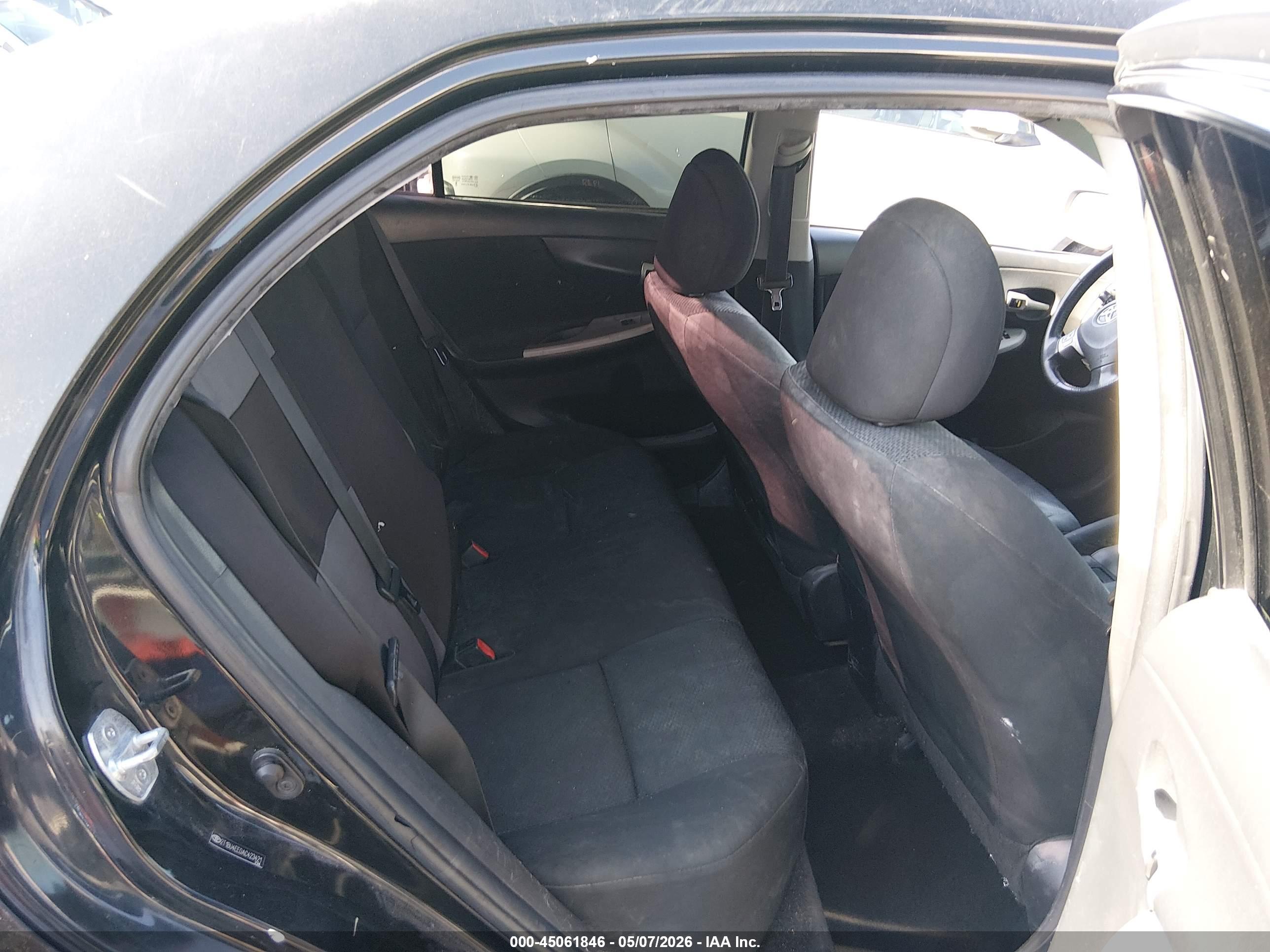 TOYOTA COROLLA image 8