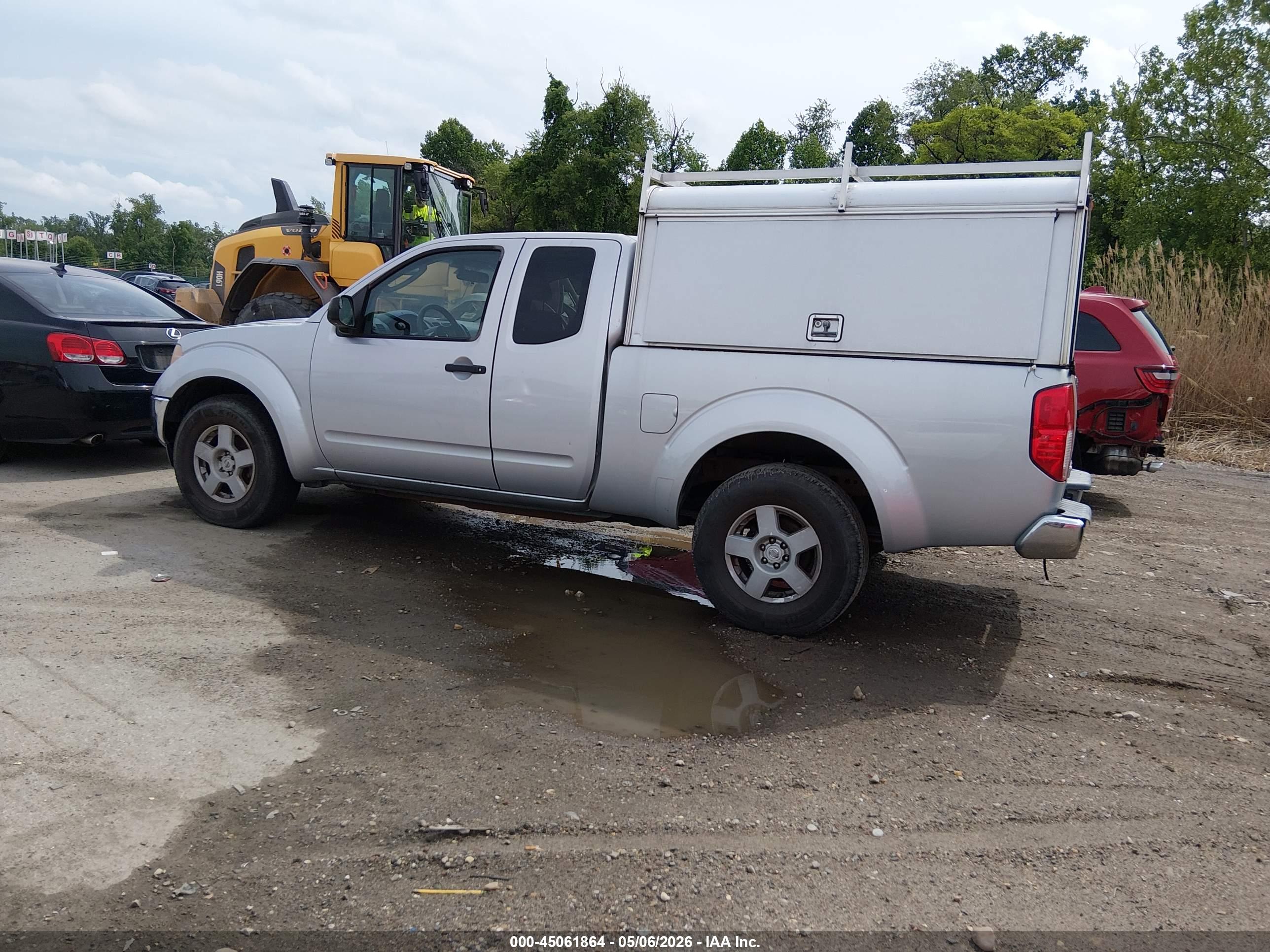 NISSAN FRONTIER image 3