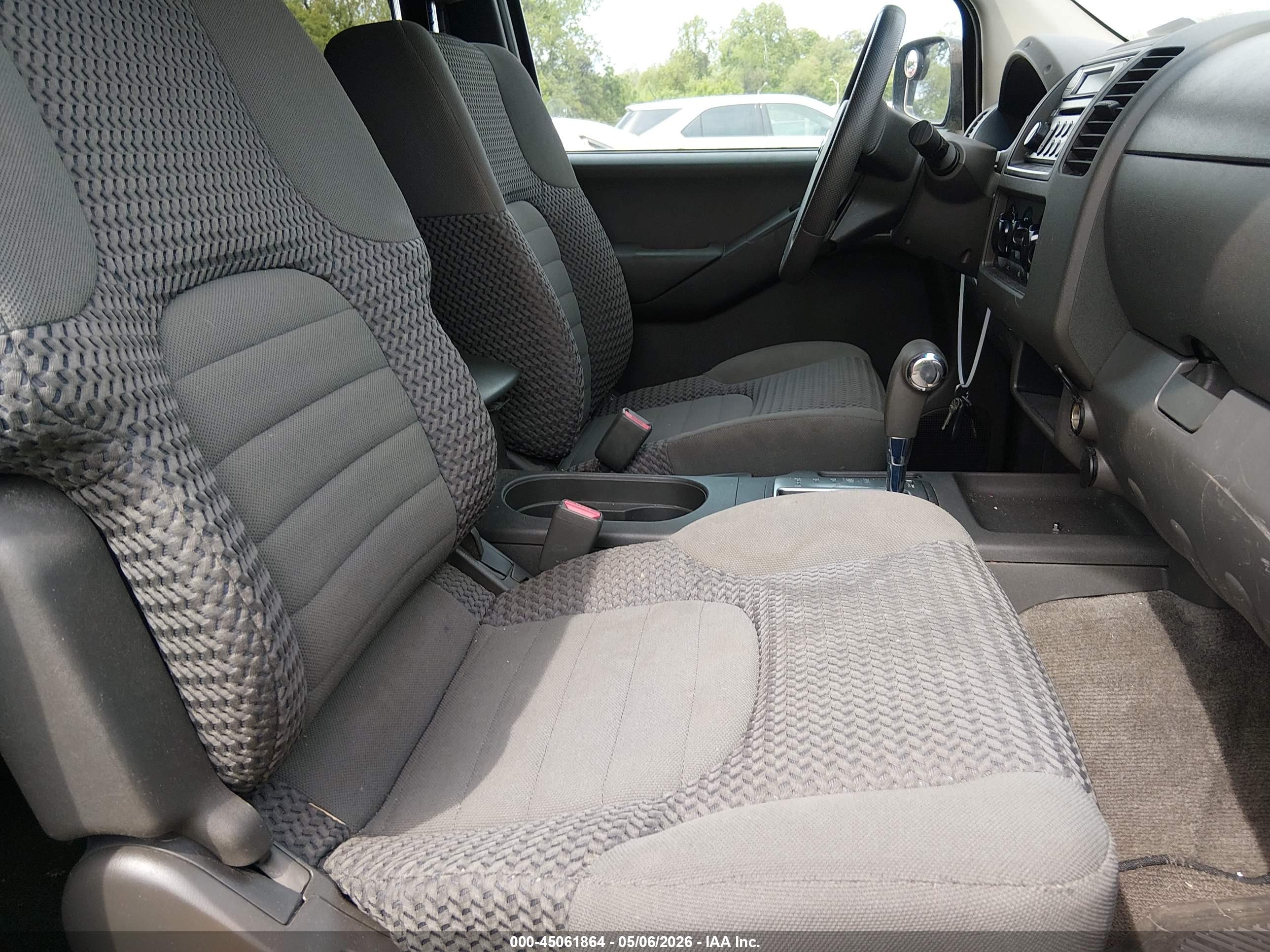NISSAN FRONTIER image 5