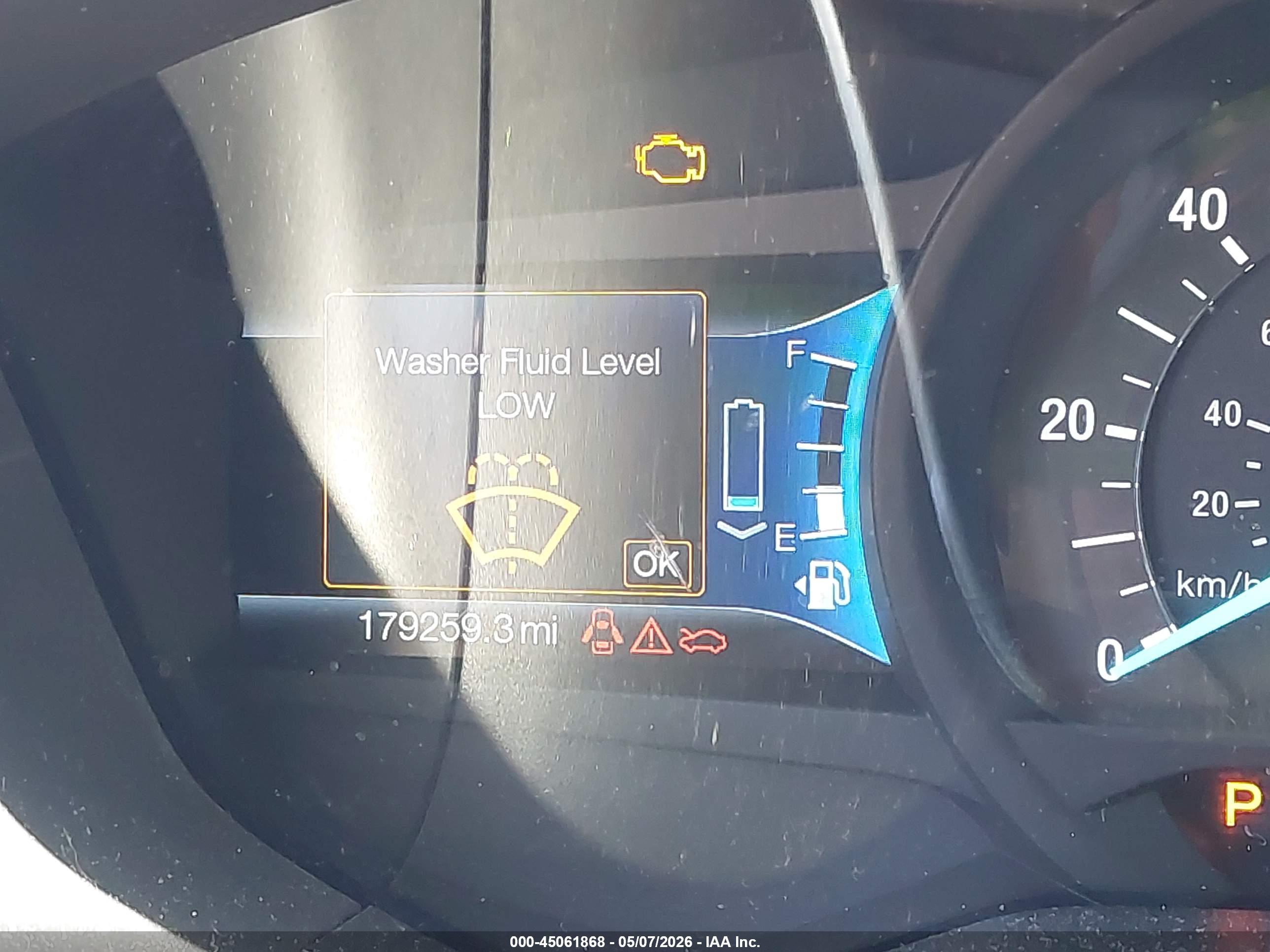 FORD FUSION image 6