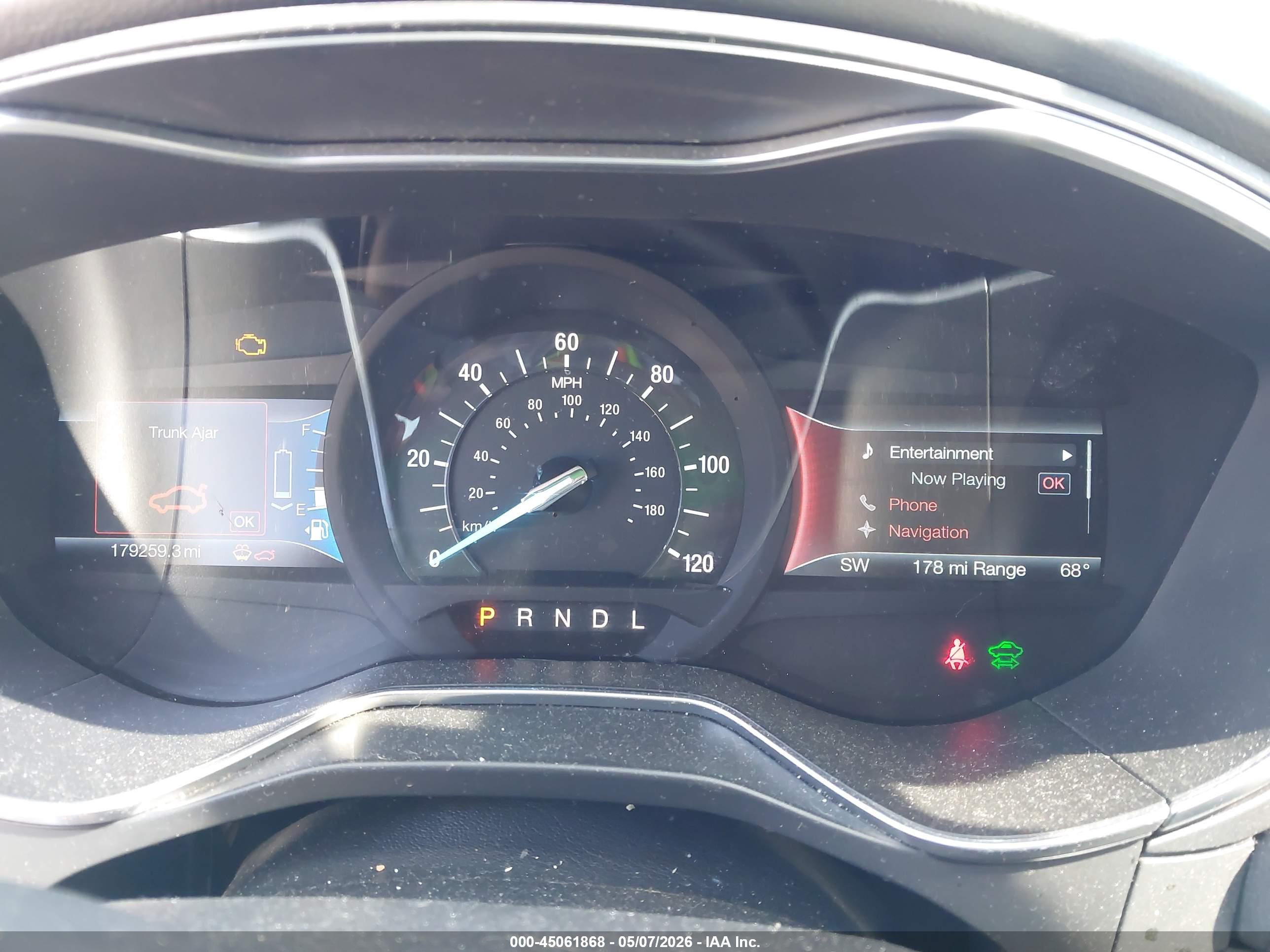 FORD FUSION image 7