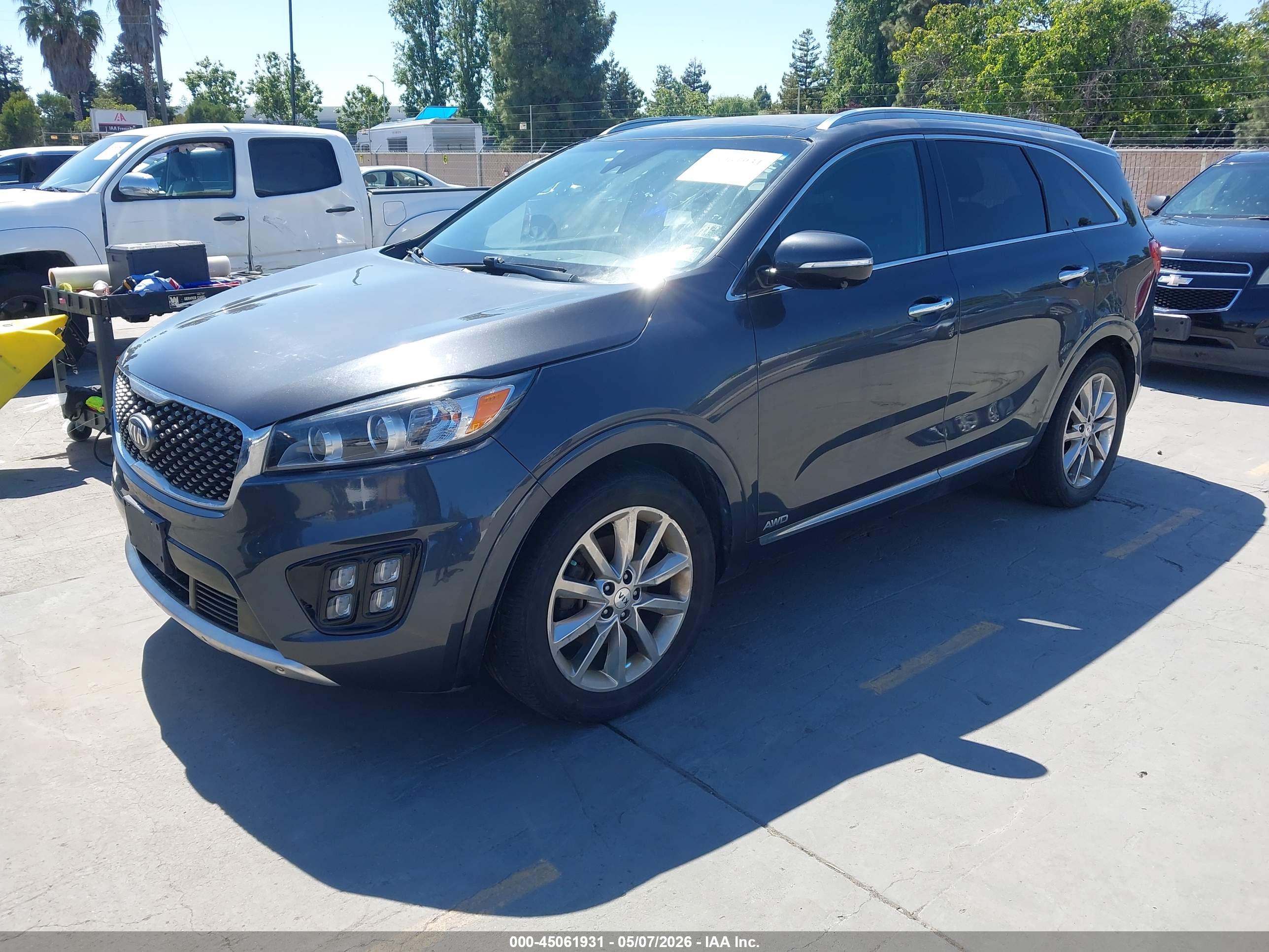 KIA SORENTO image 2