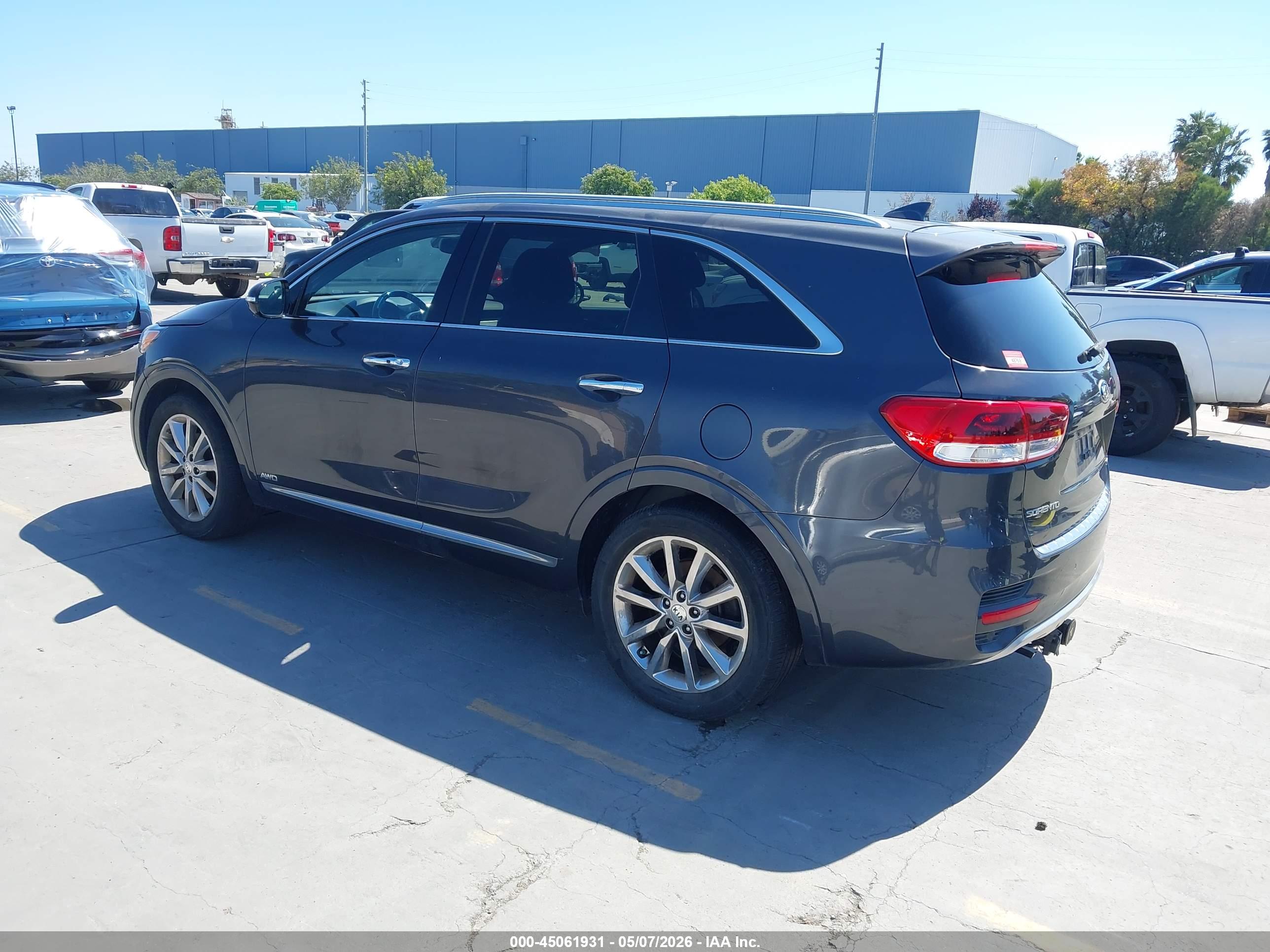 KIA SORENTO image 3