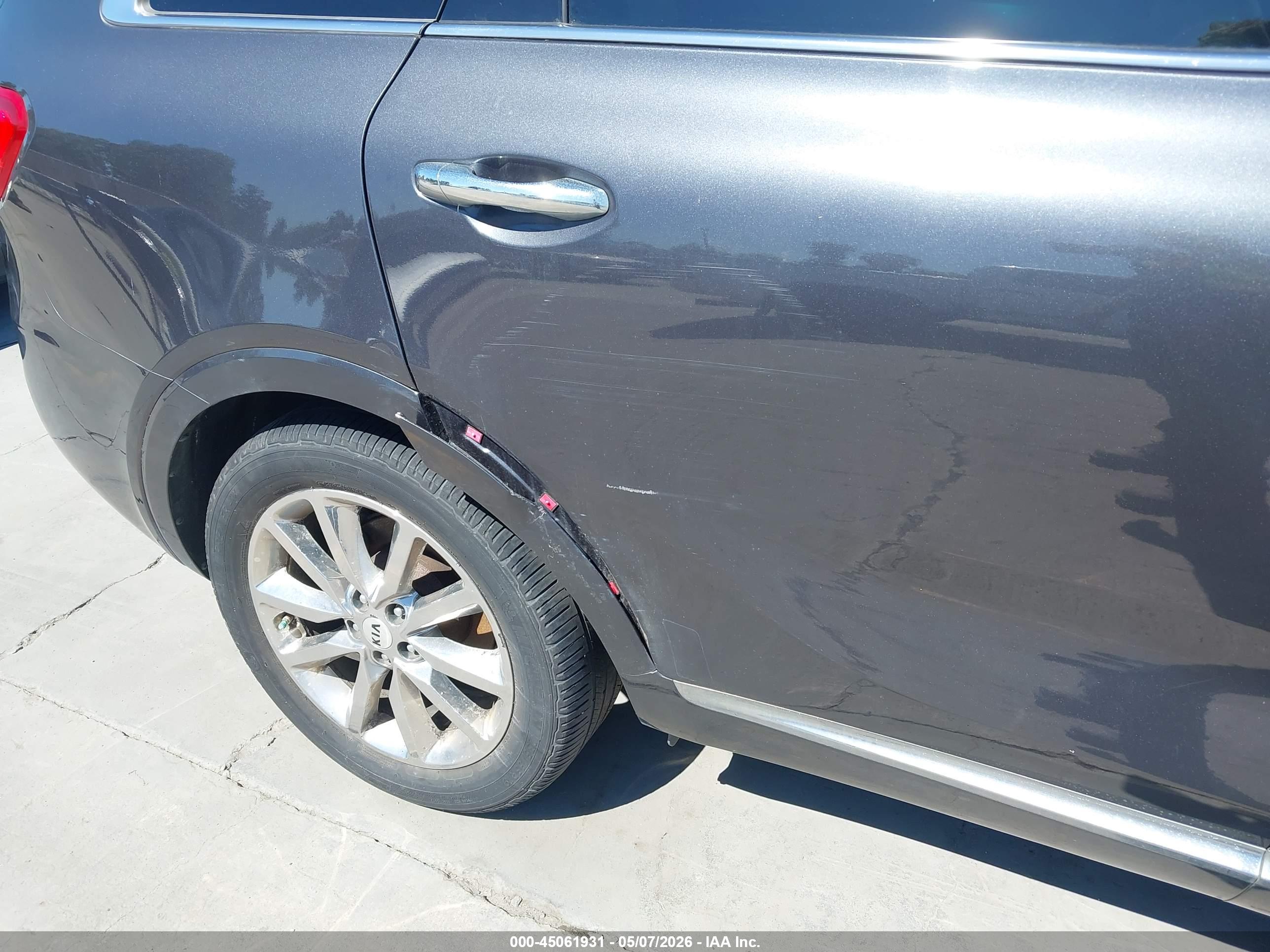 KIA SORENTO image 6