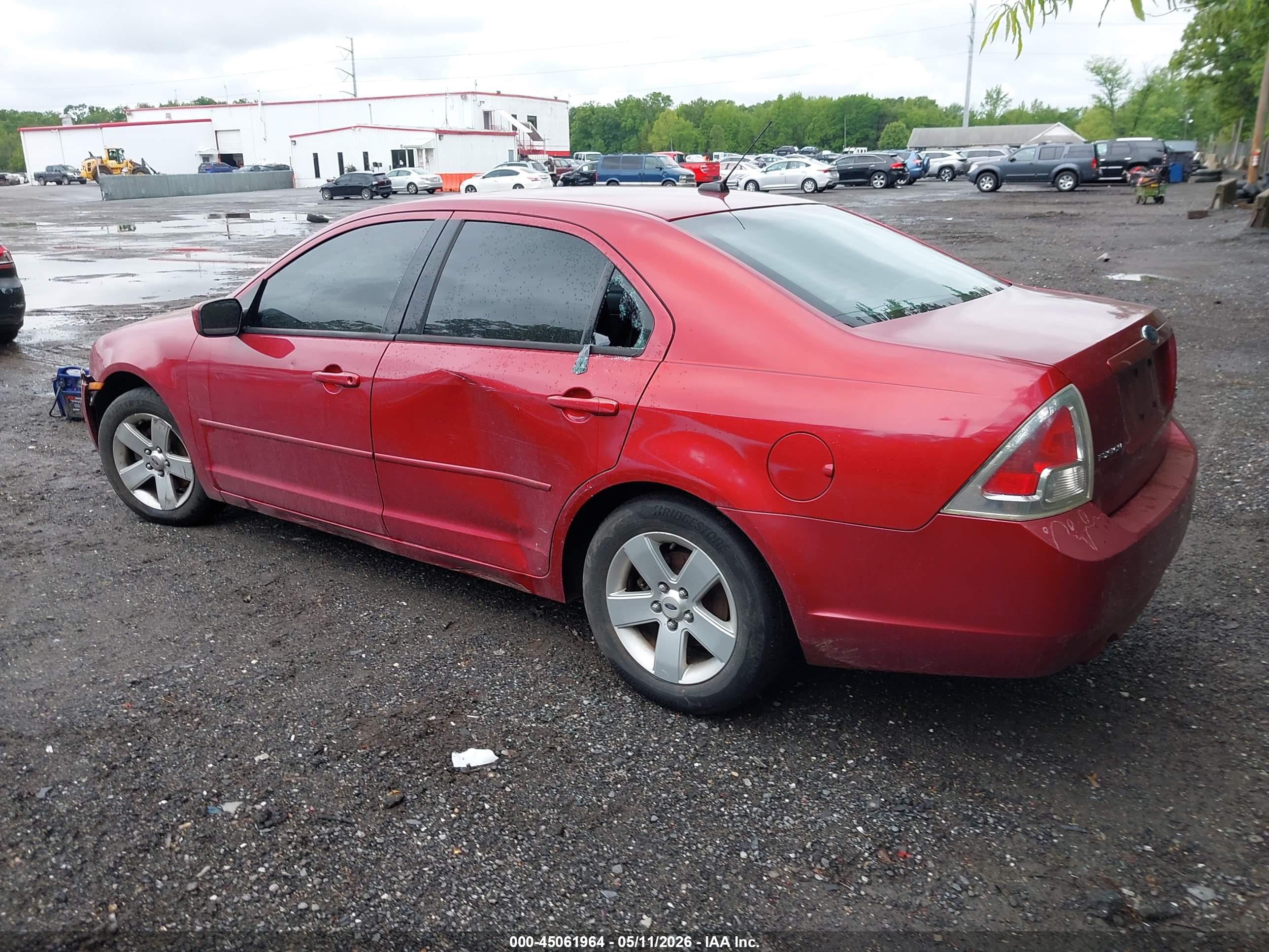 FORD FUSION image 3