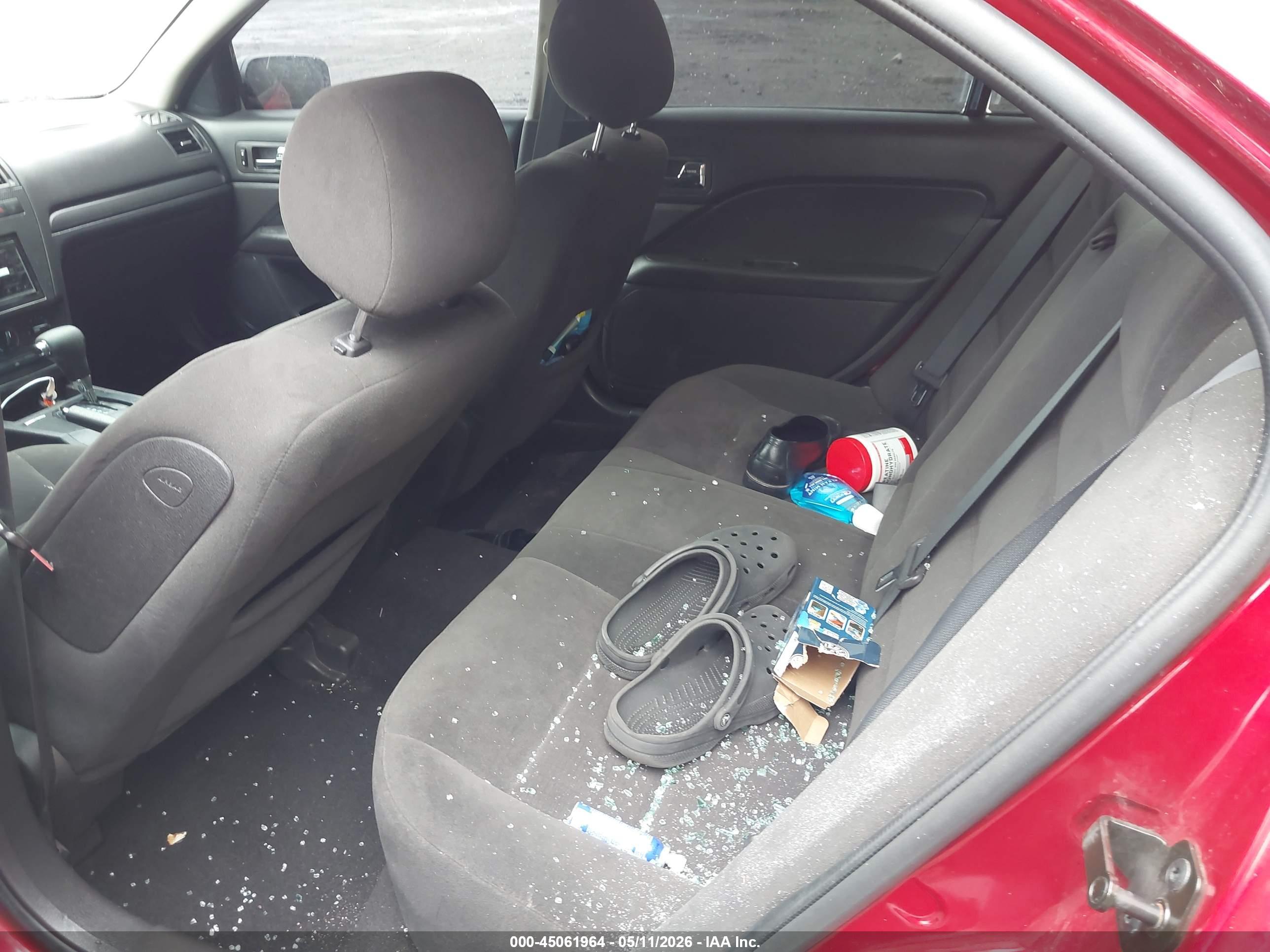 FORD FUSION image 8