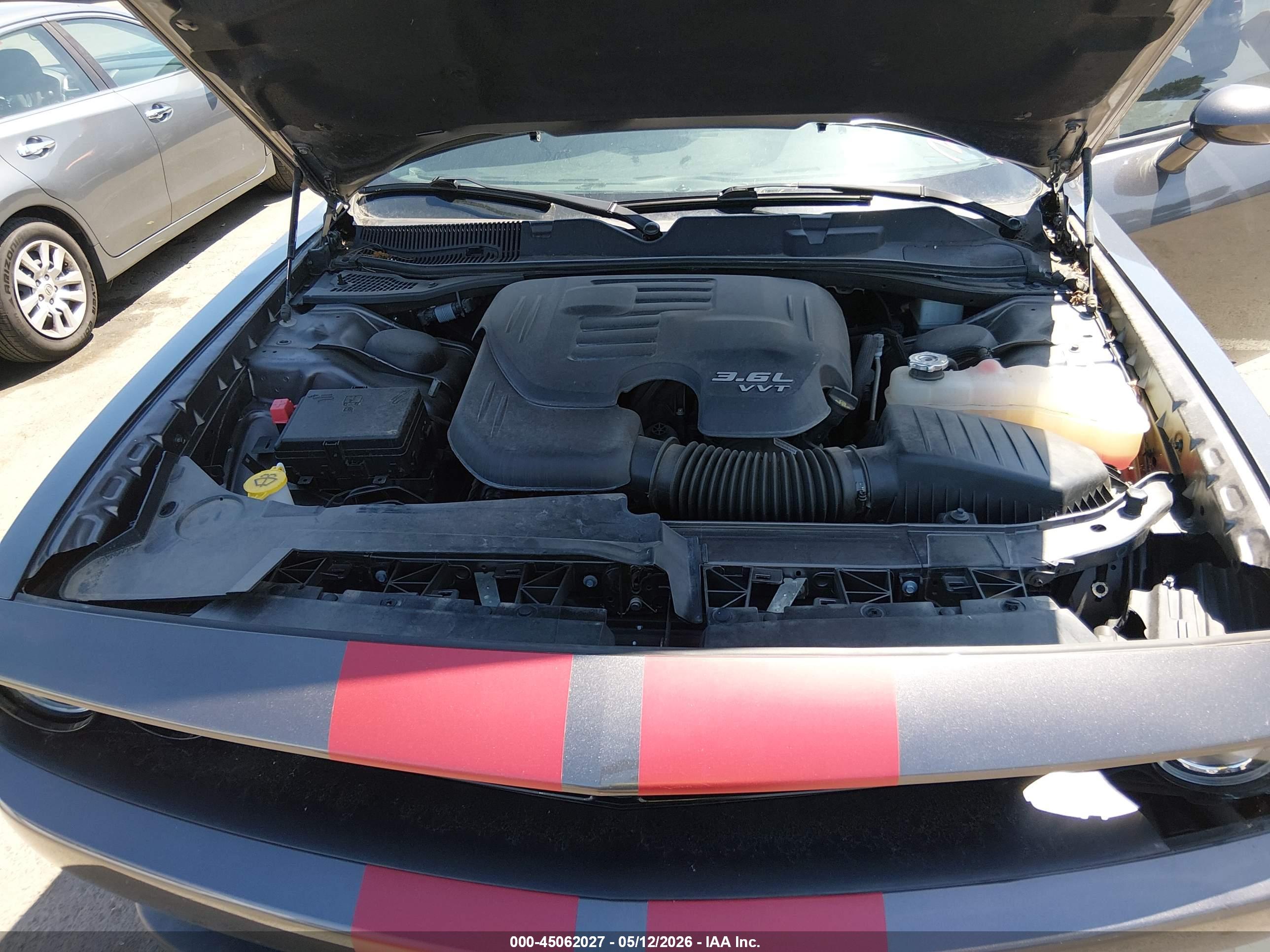 DODGE CHALLENGER image 10