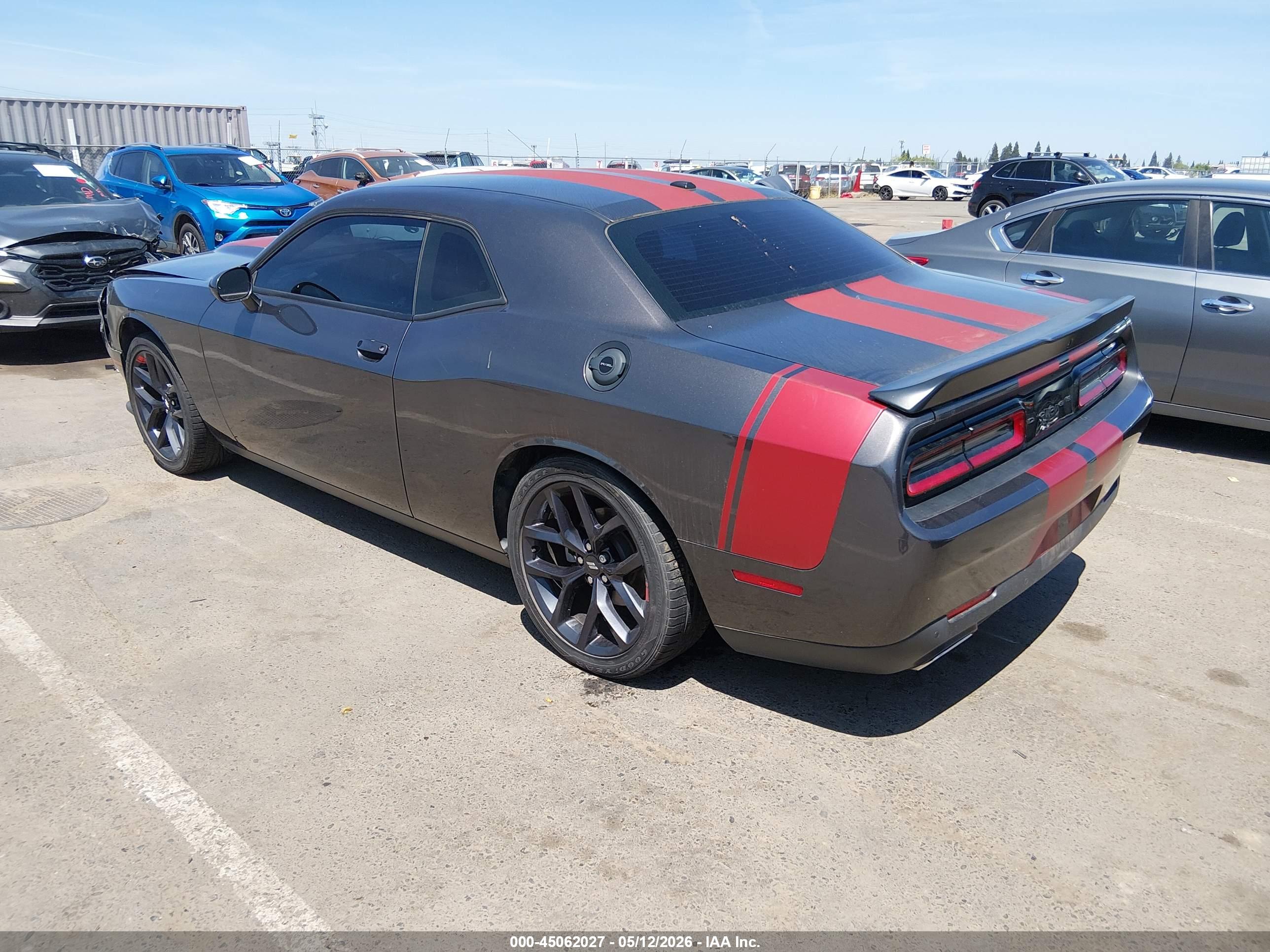 DODGE CHALLENGER image 3
