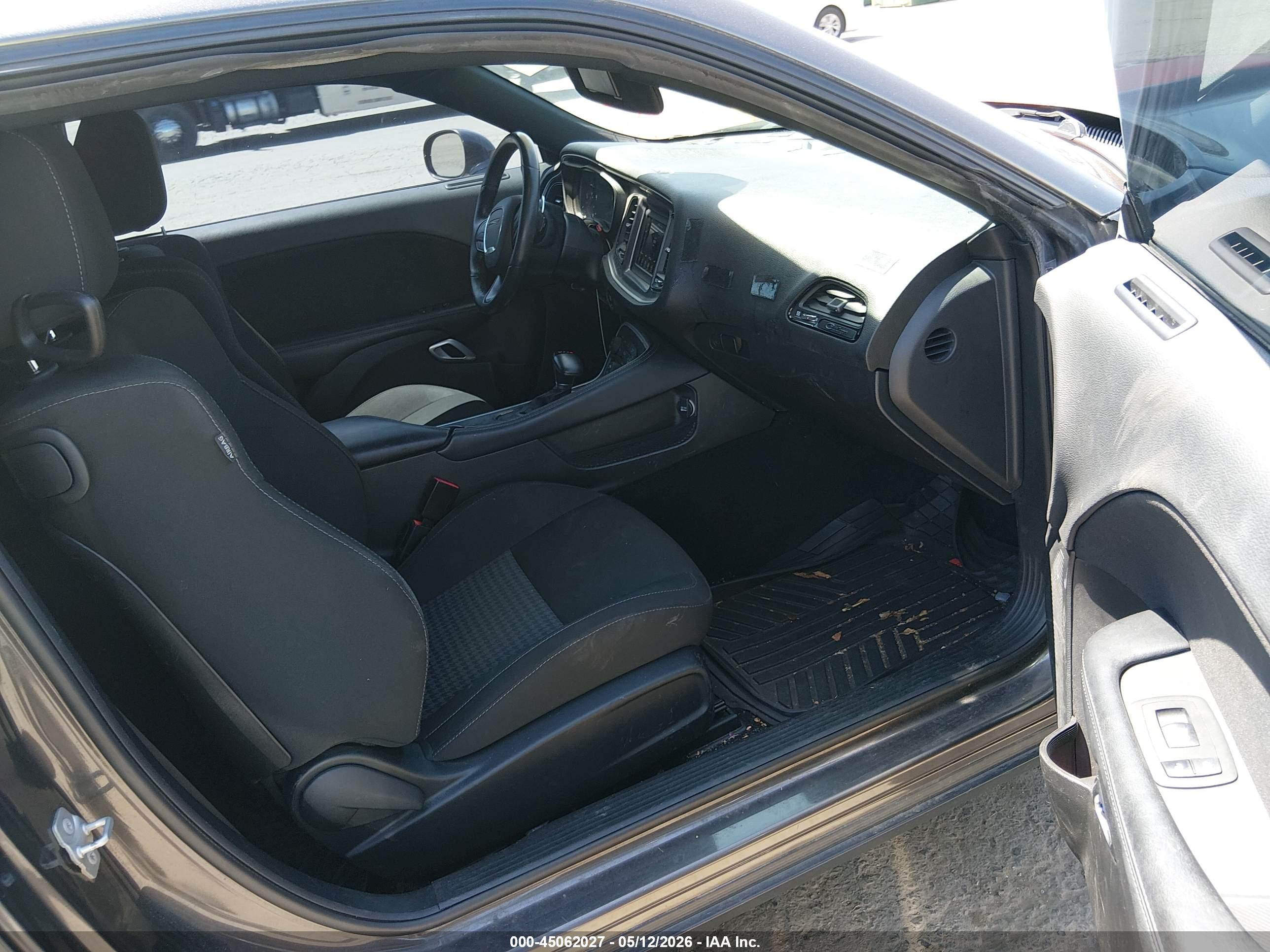 DODGE CHALLENGER image 5