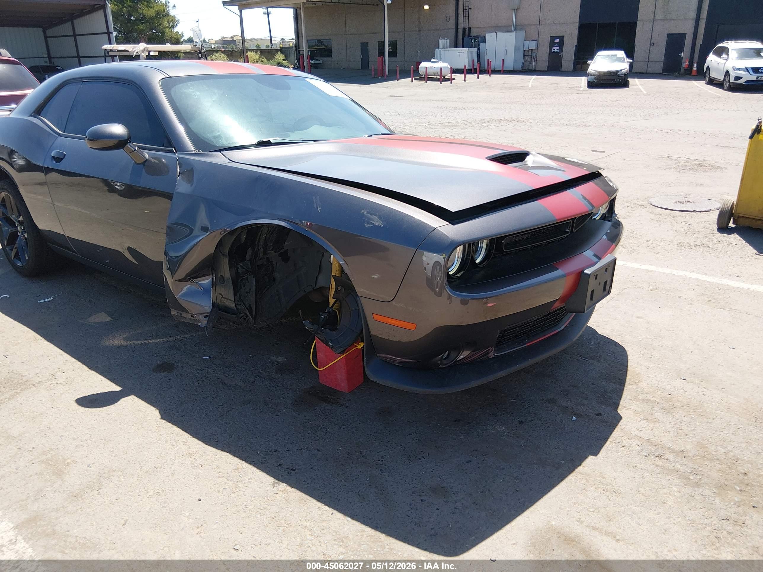 DODGE CHALLENGER image 6