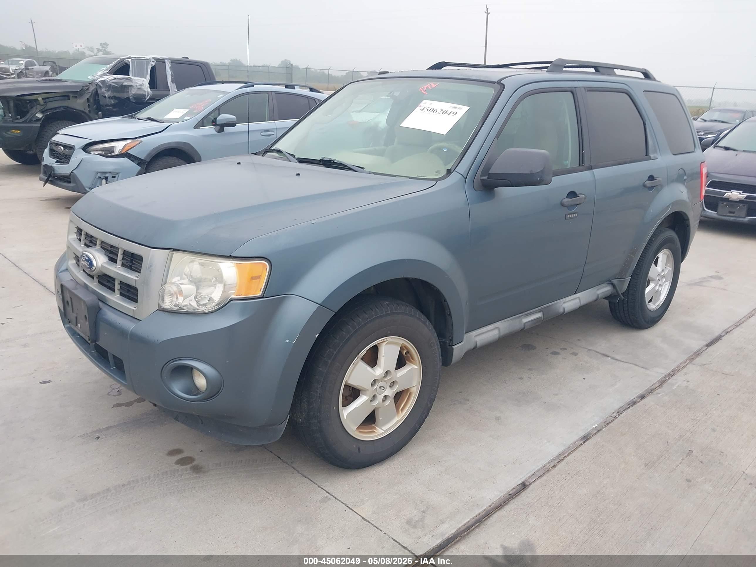 FORD ESCAPE image 2