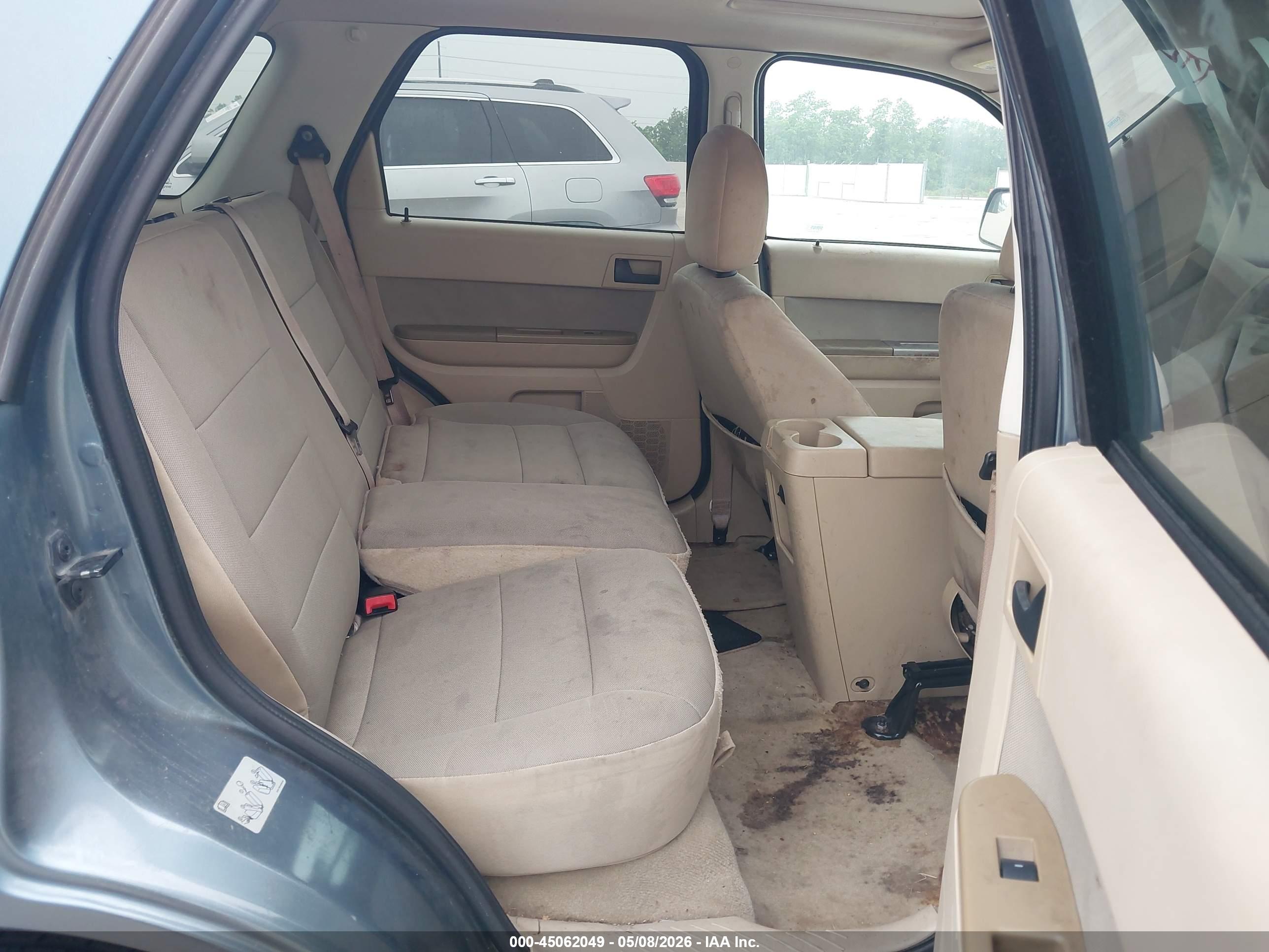FORD ESCAPE image 8