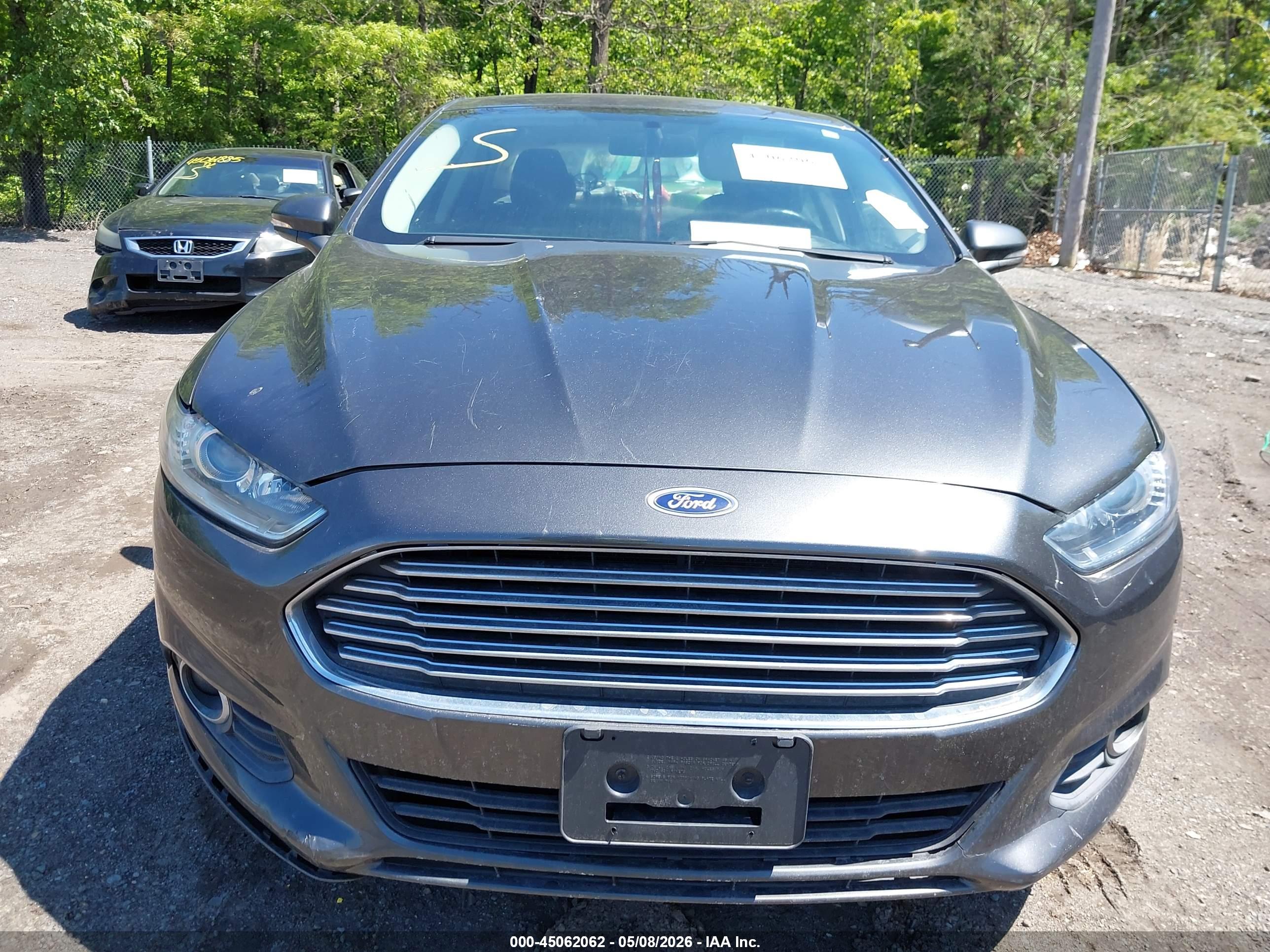 FORD FUSION image 10