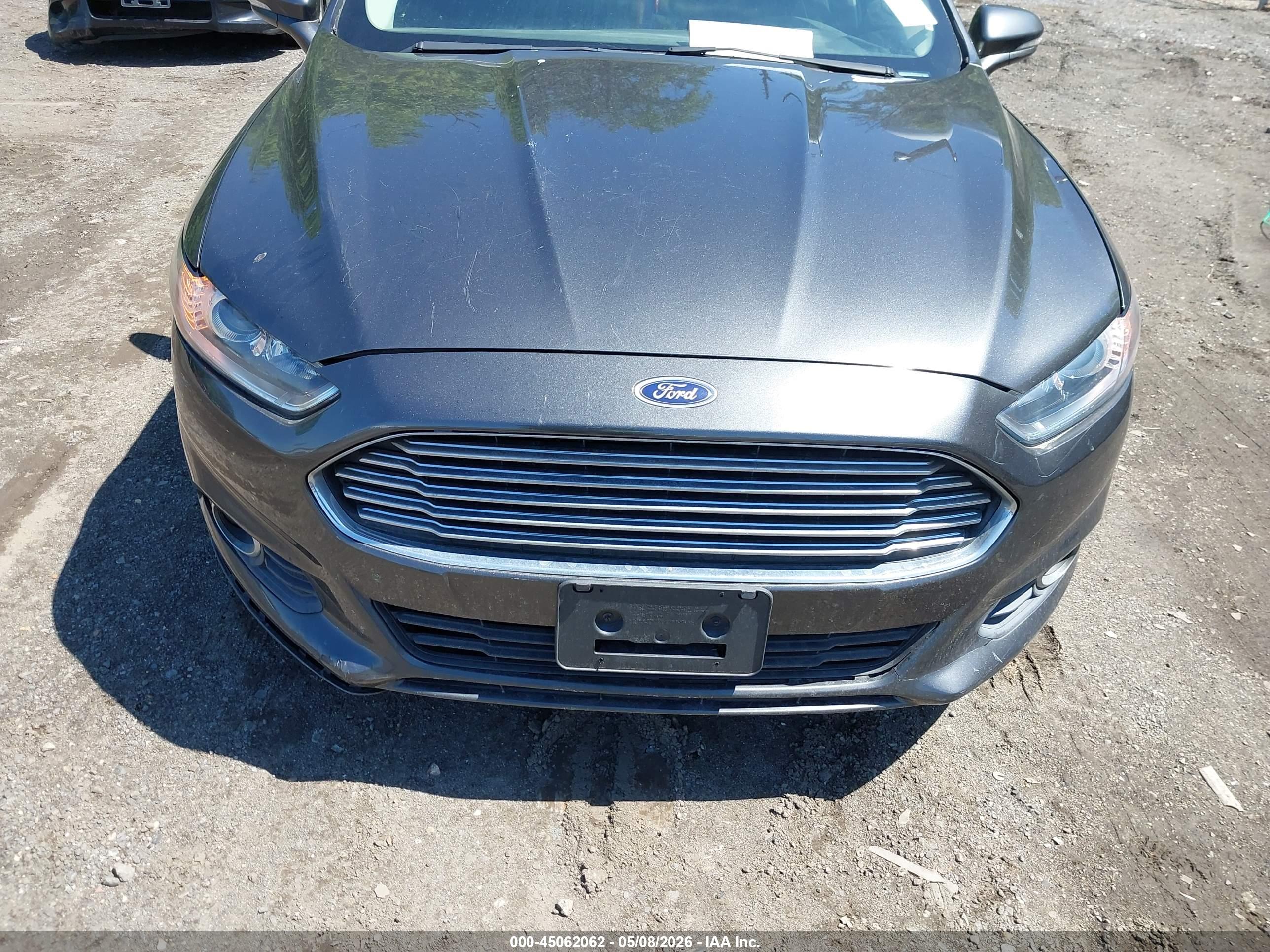 FORD FUSION image 6