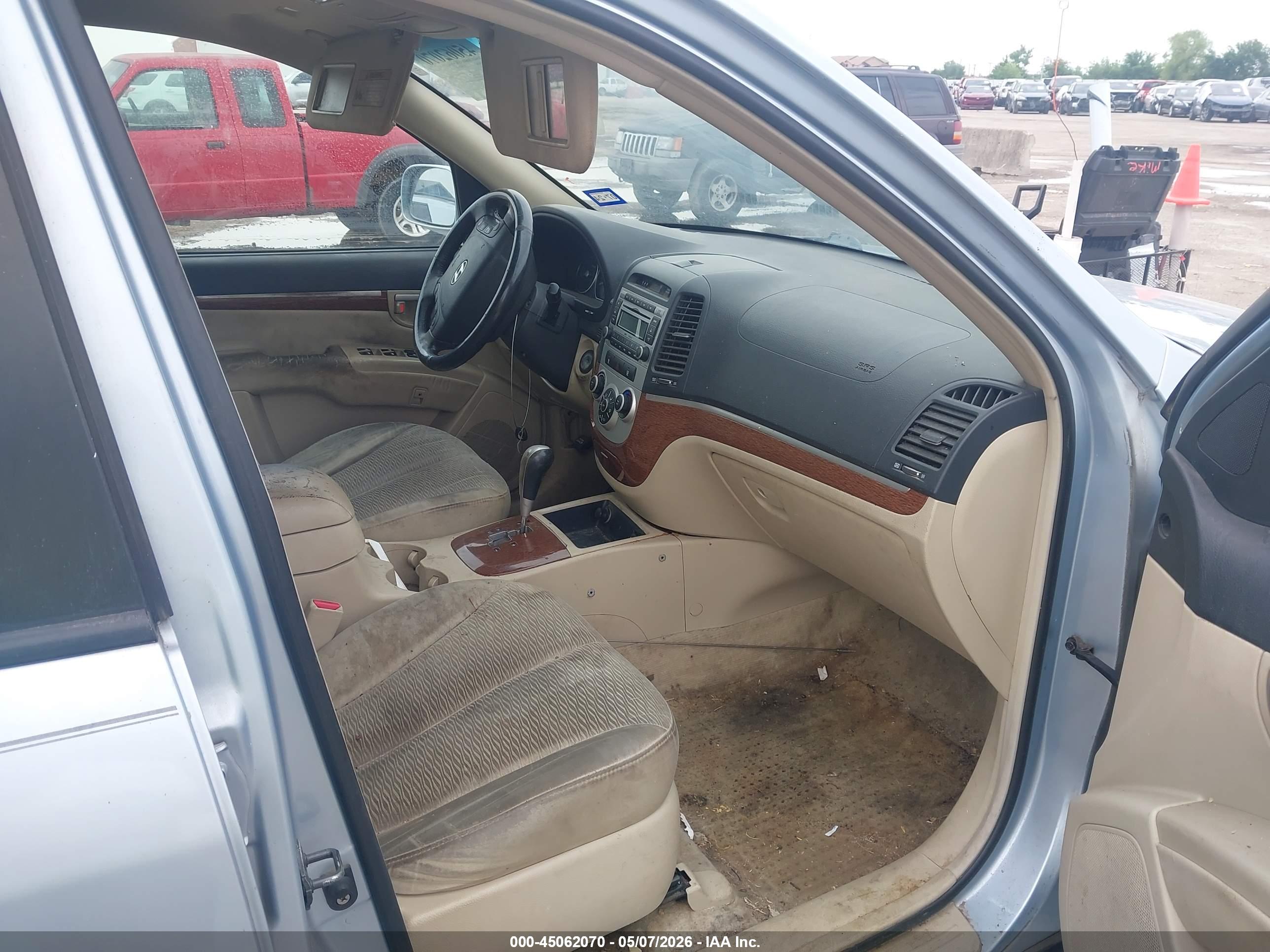 HYUNDAI SANTA image 5