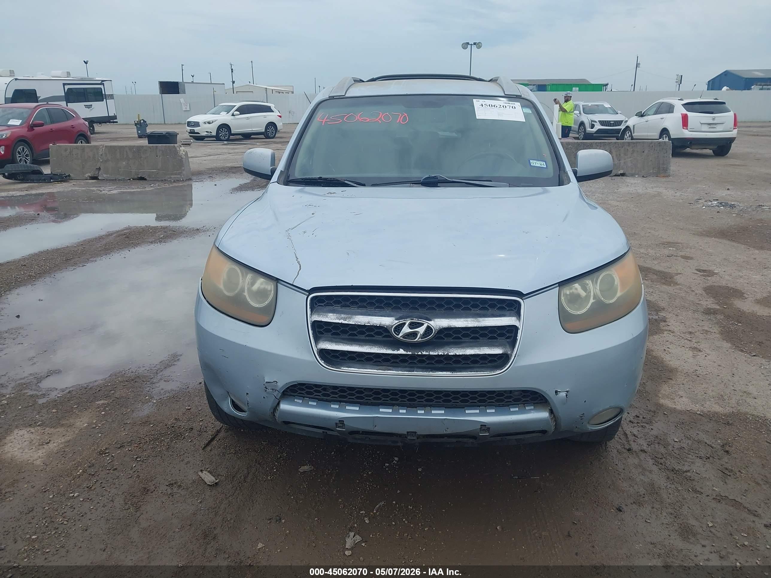 HYUNDAI SANTA image 6