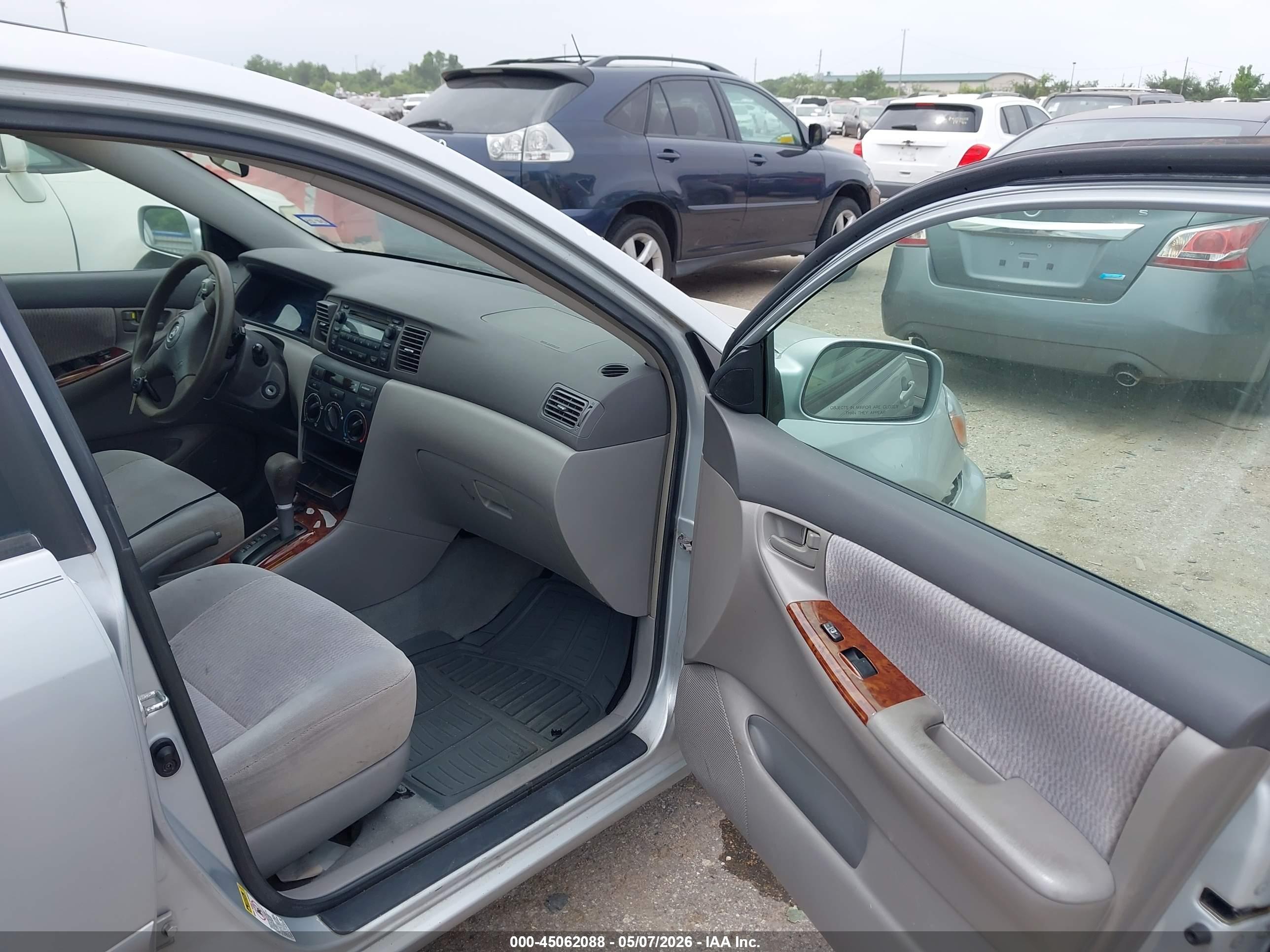 TOYOTA COROLLA image 5