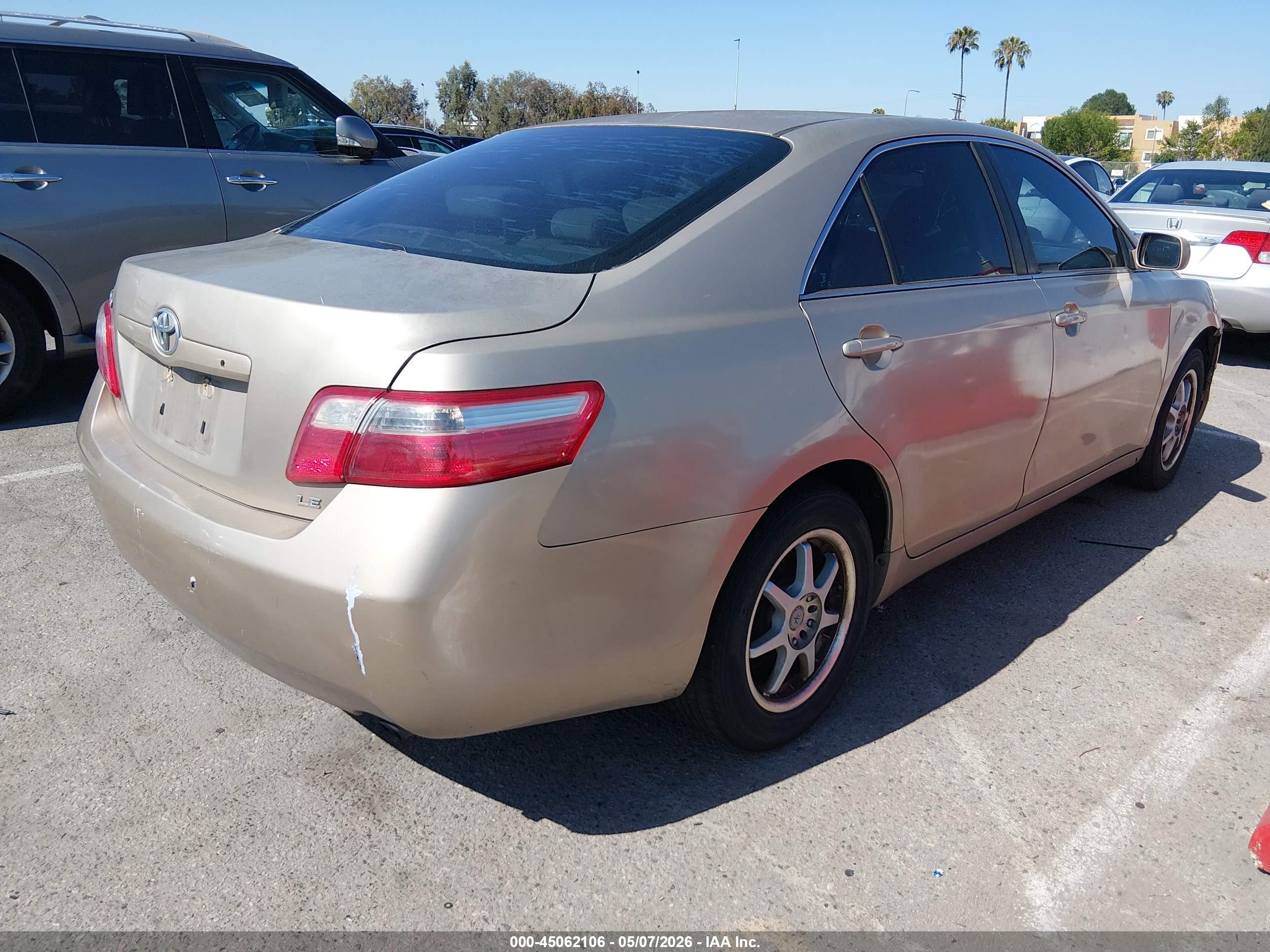 TOYOTA CAMRY image 4