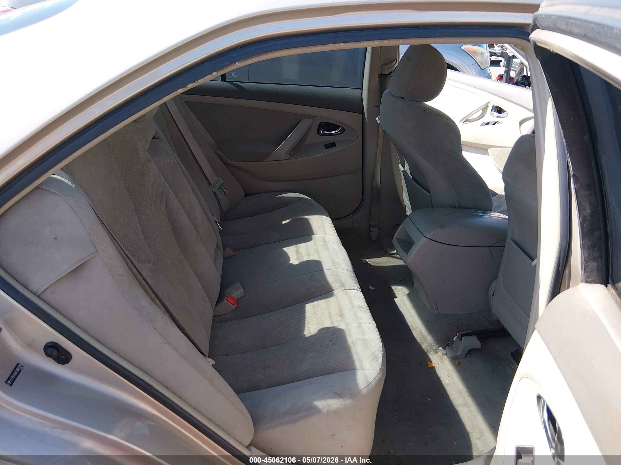 TOYOTA CAMRY image 8