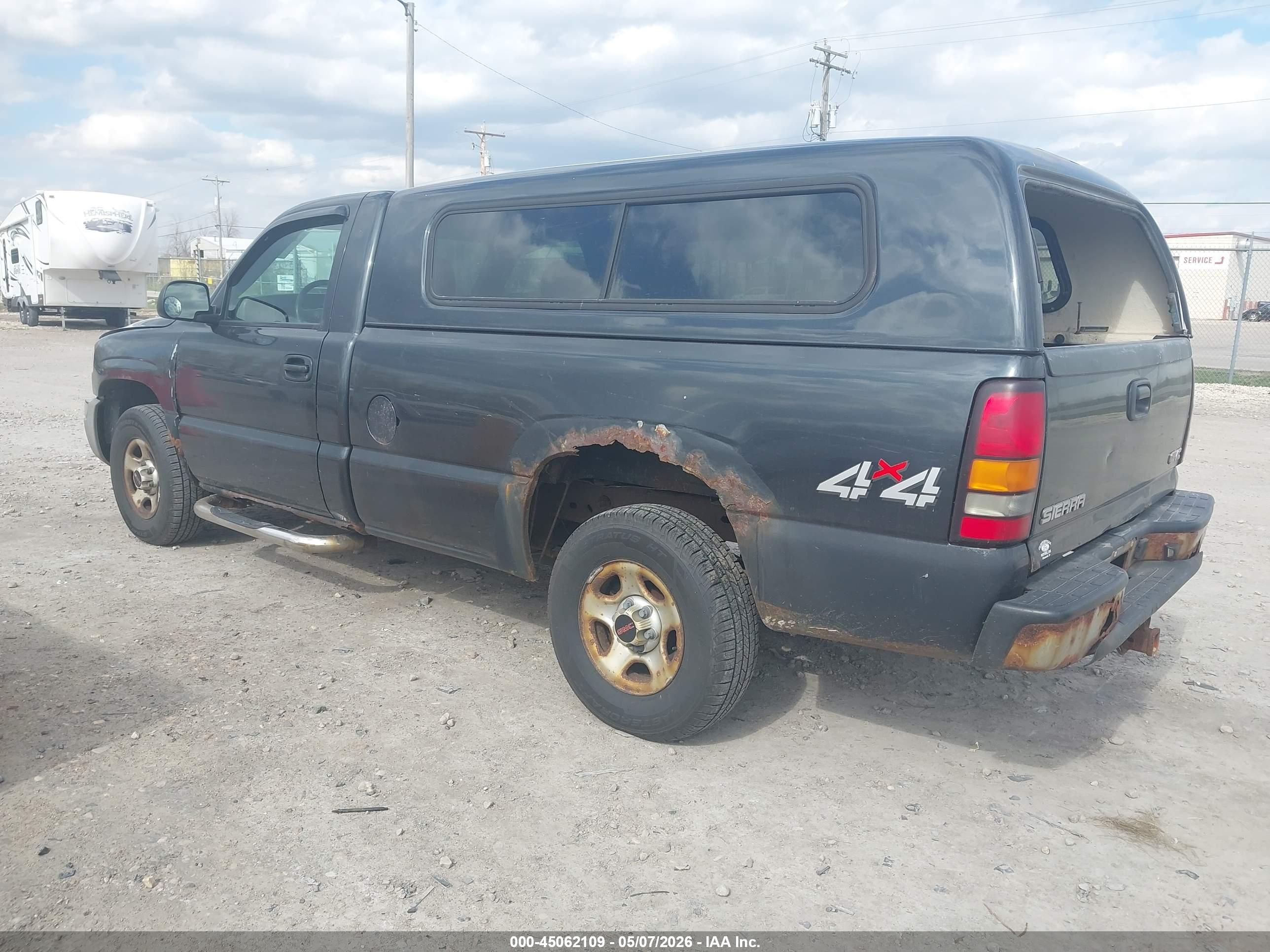 GMC SIERRA image 3