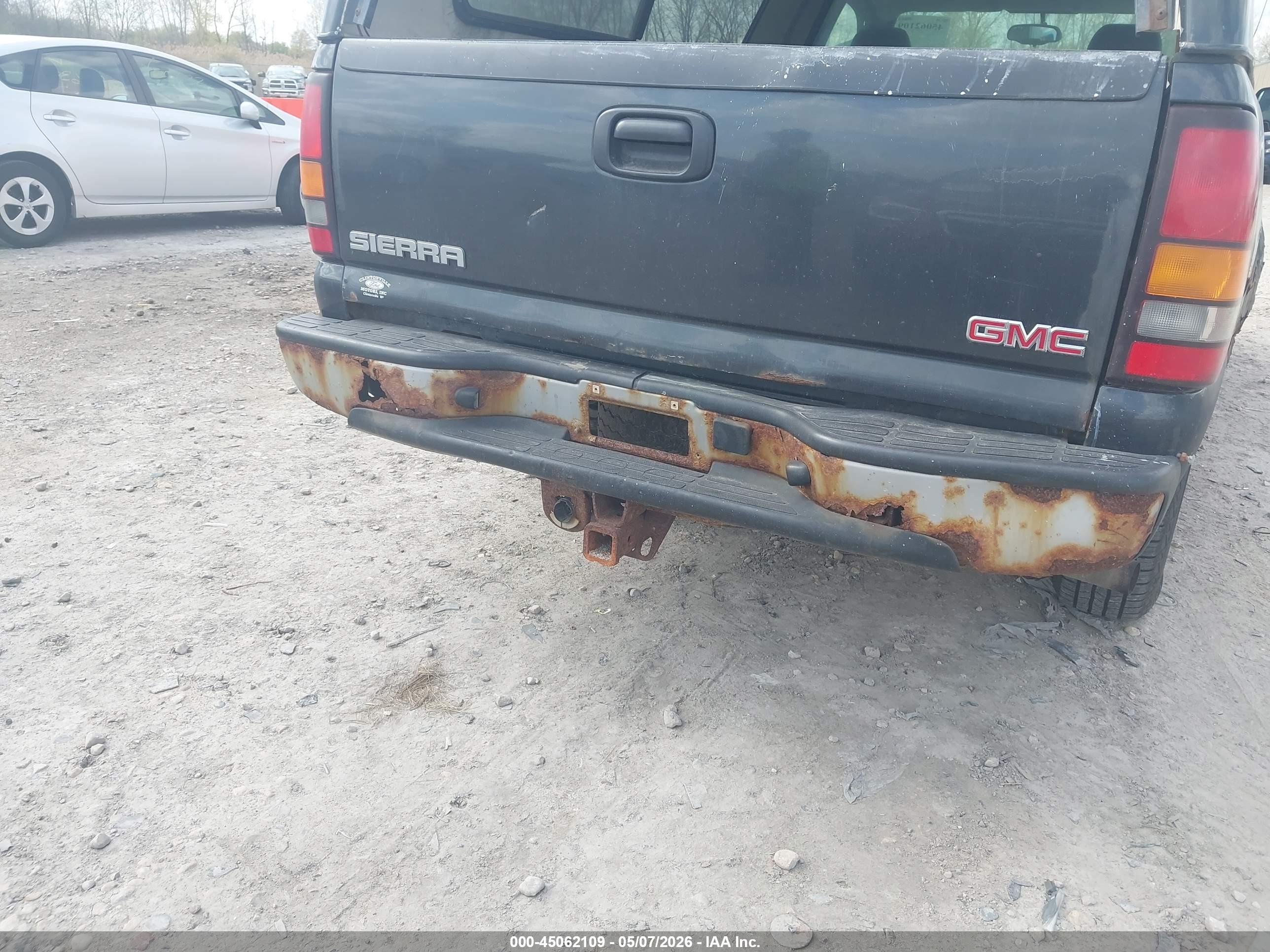 GMC SIERRA image 6