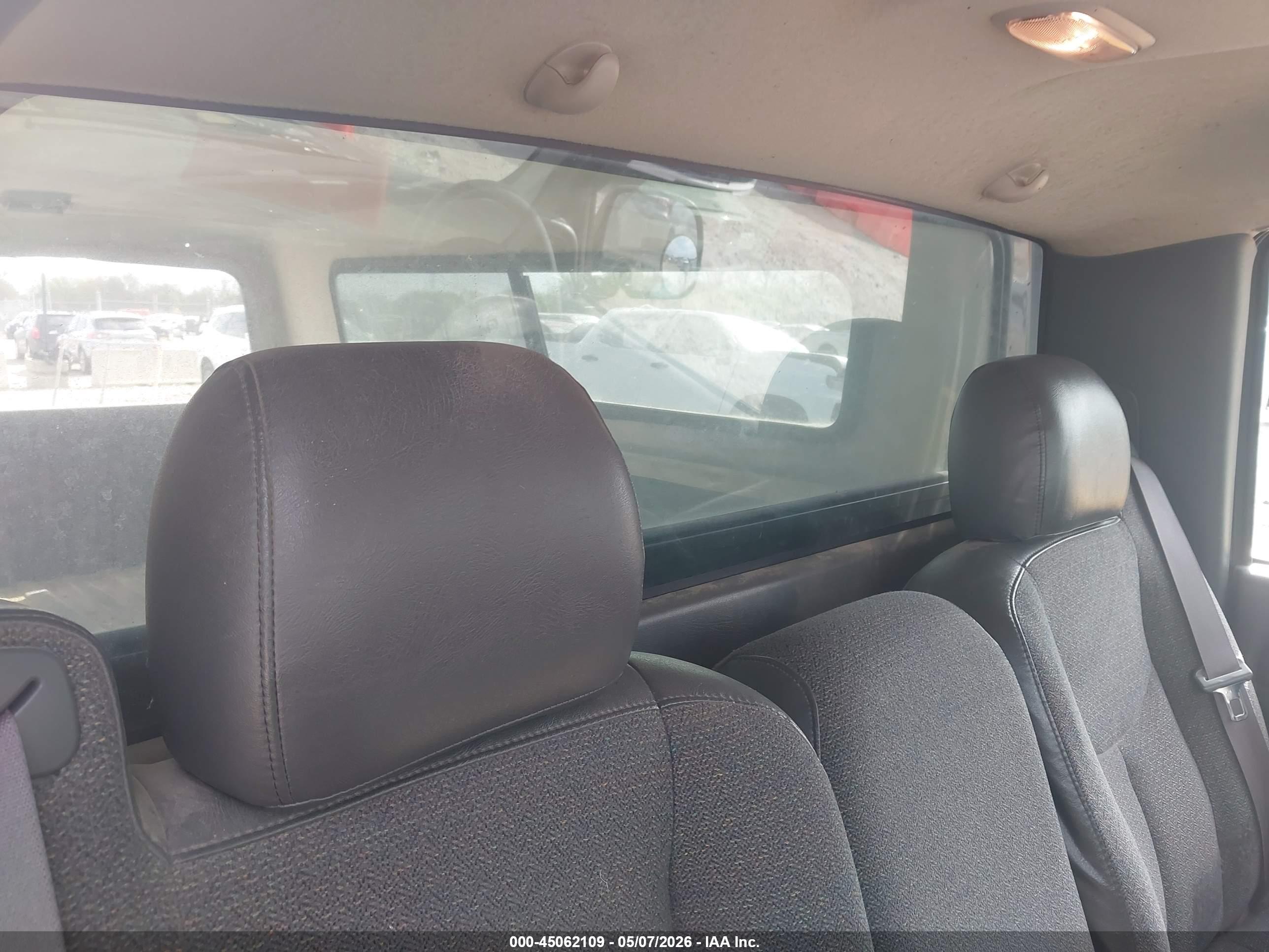 GMC SIERRA image 8