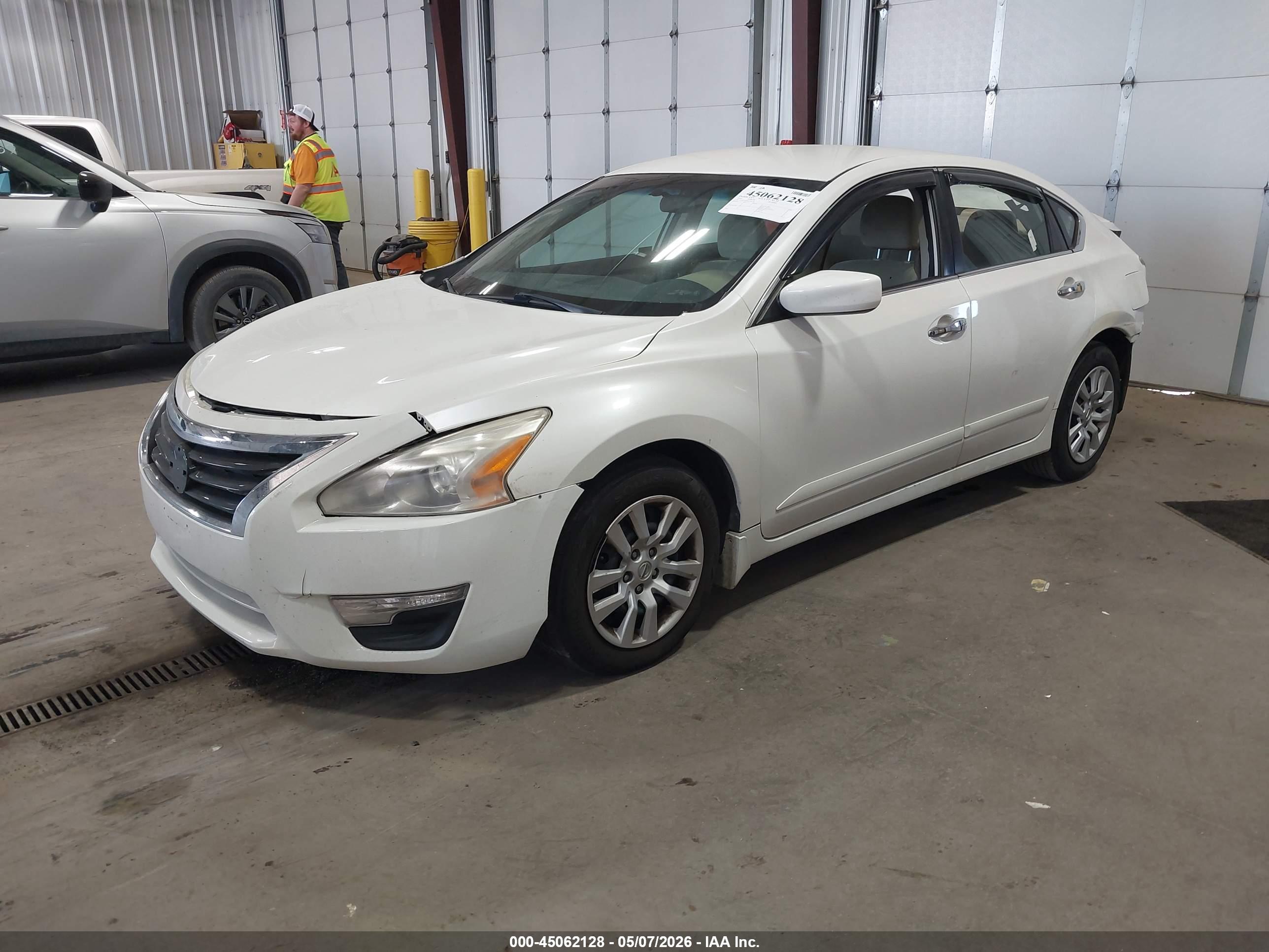 NISSAN ALTIMA image 2