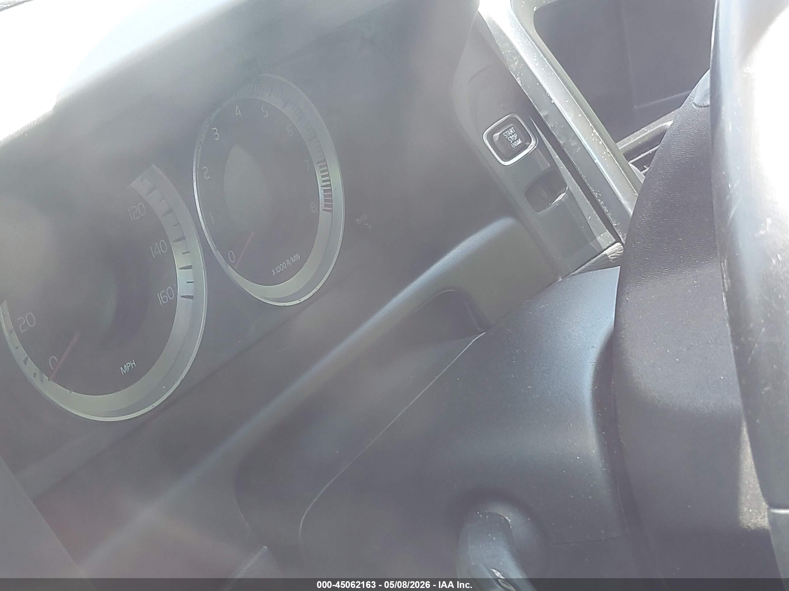 VOLVO XC60 image 7