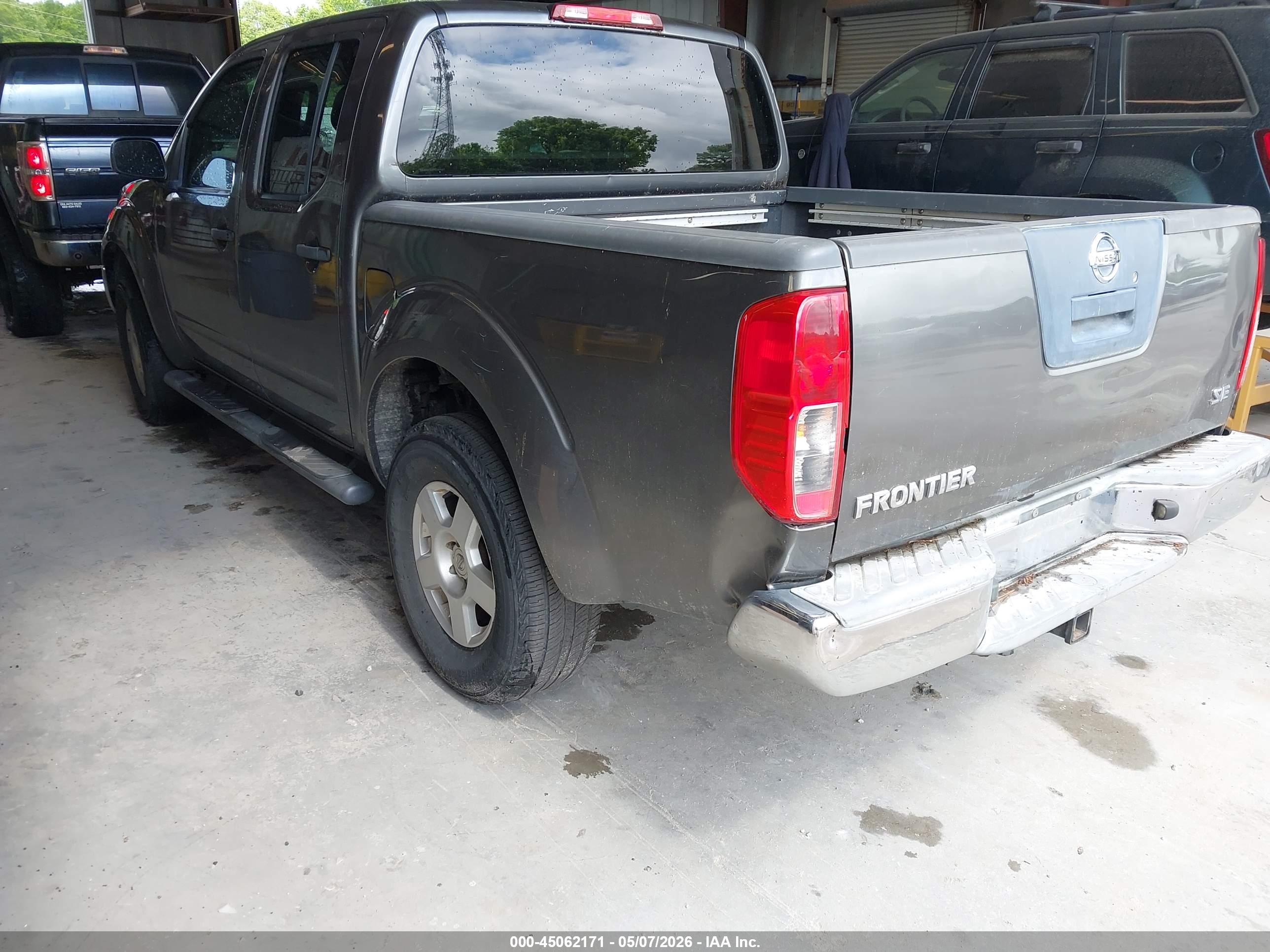 NISSAN FRONTIER image 3