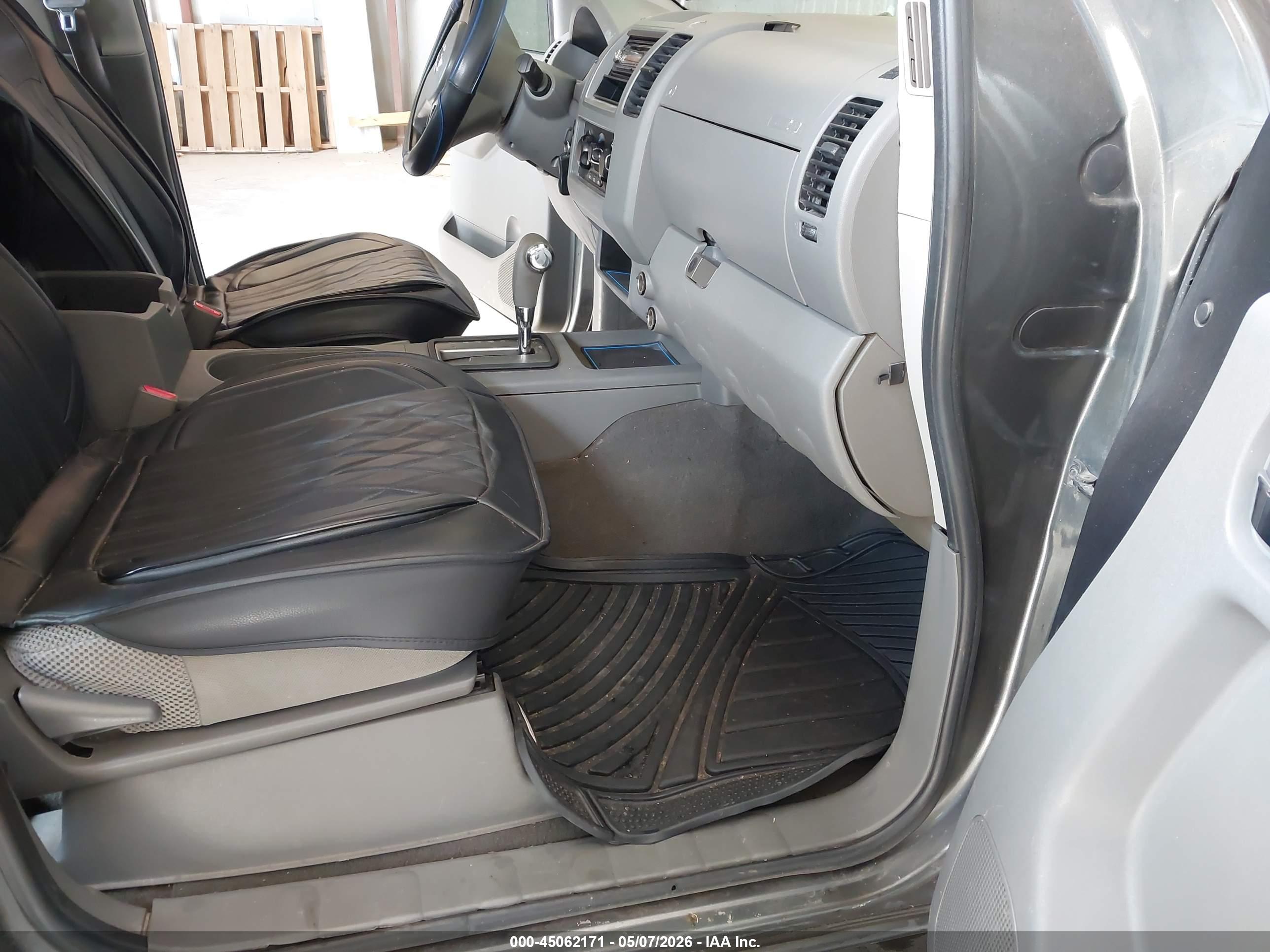 NISSAN FRONTIER image 5