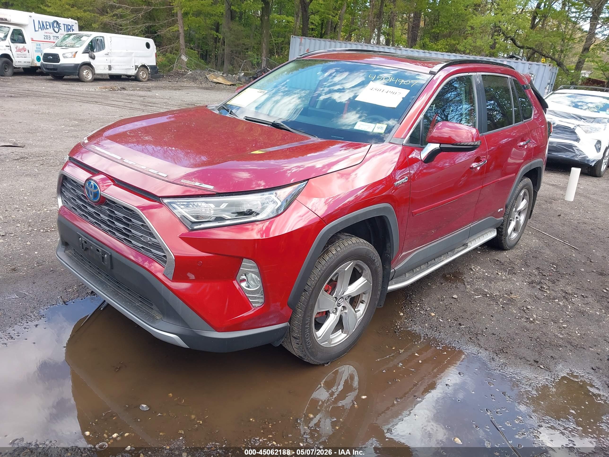 TOYOTA RAV4 image 2