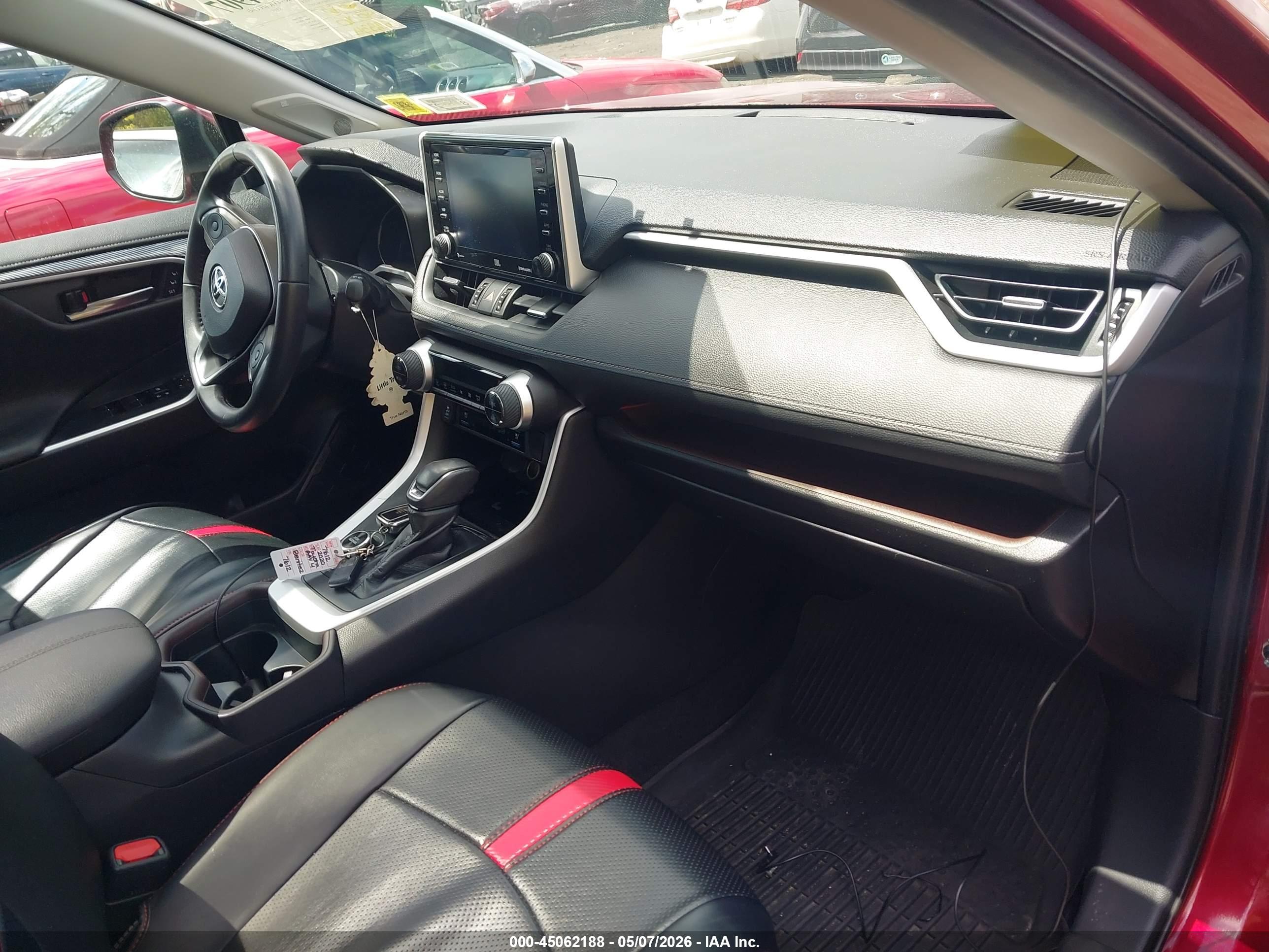 TOYOTA RAV4 image 5