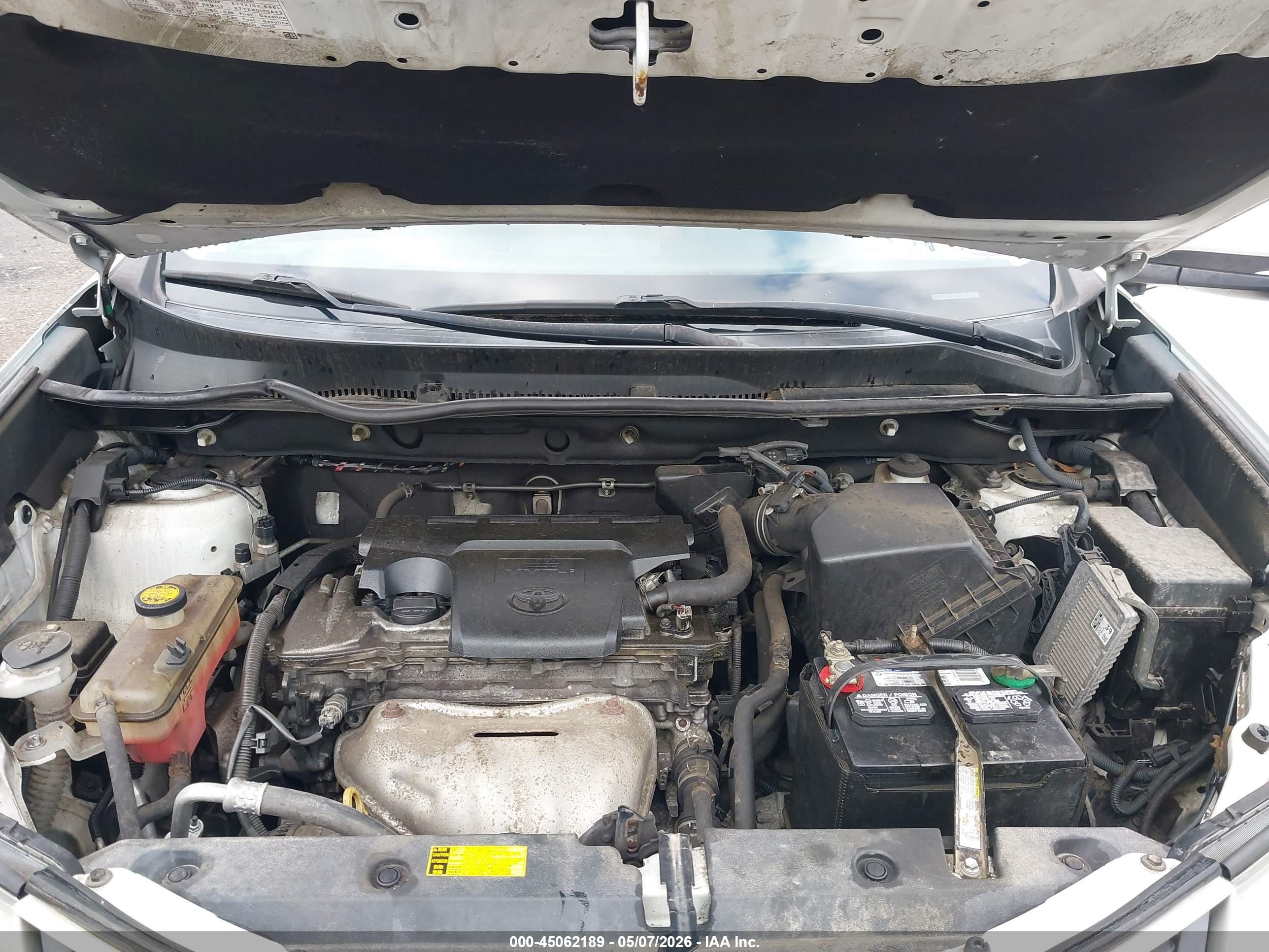 TOYOTA RAV4 image 10