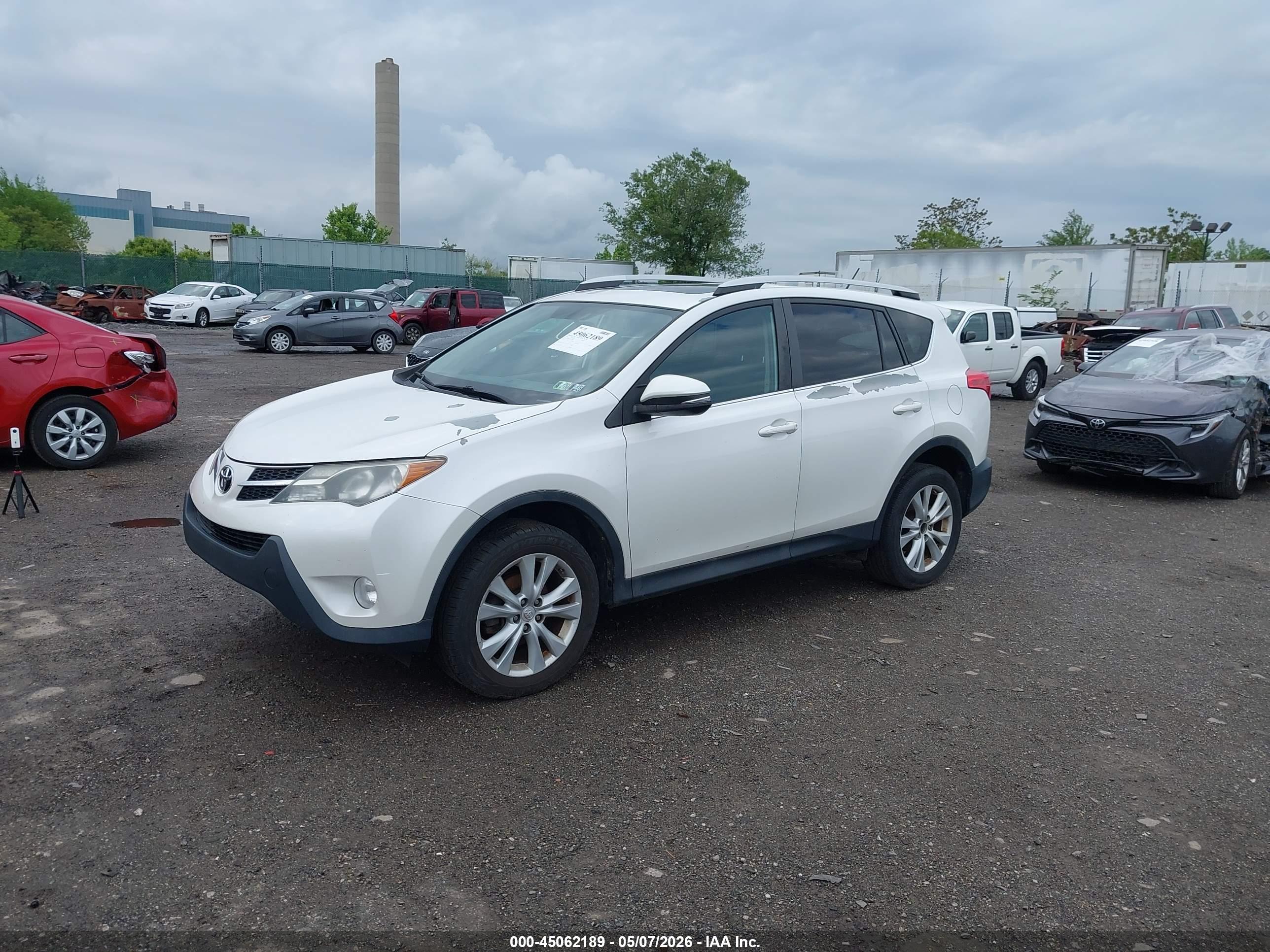 TOYOTA RAV4 image 2