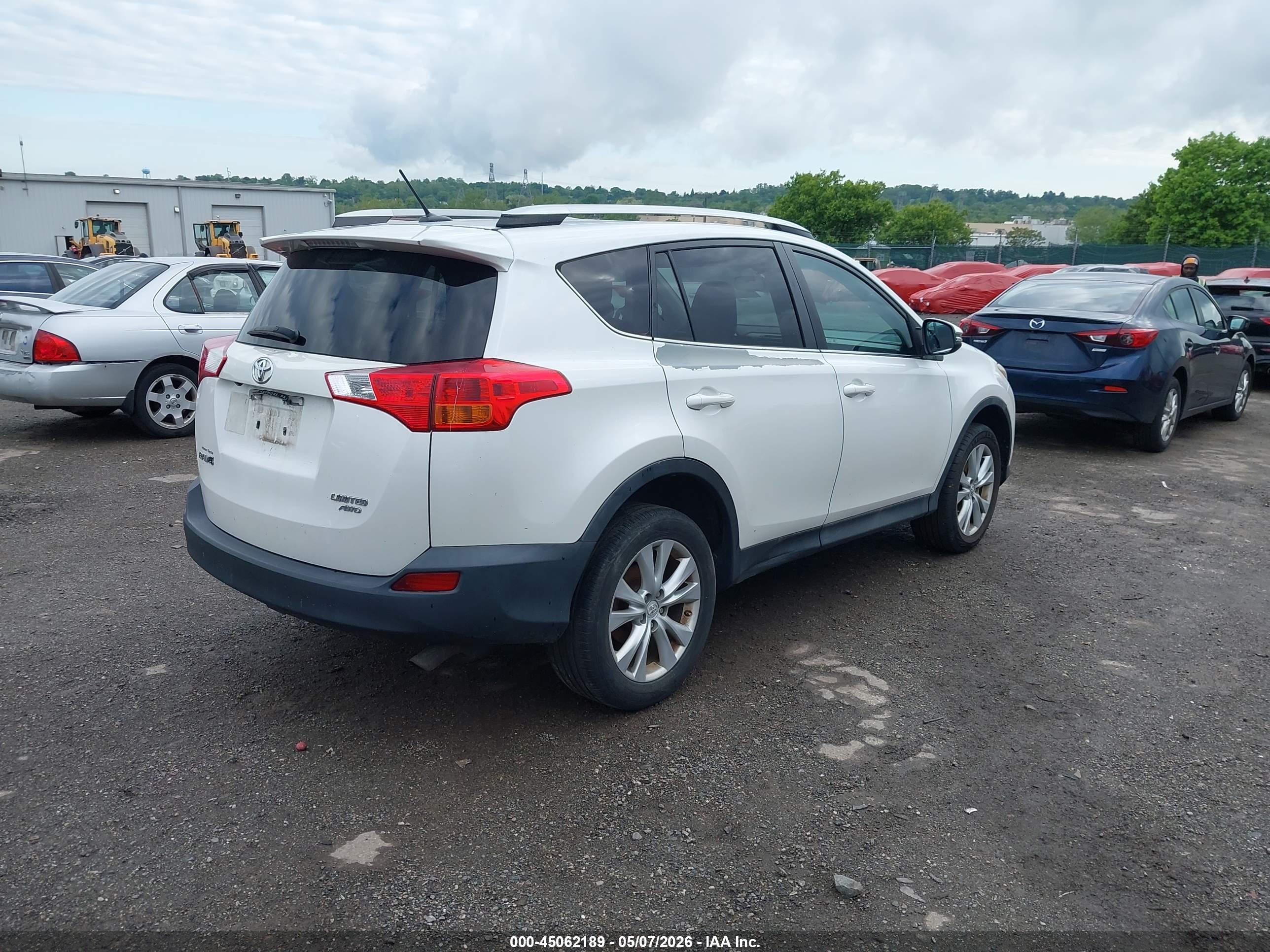 TOYOTA RAV4 image 4