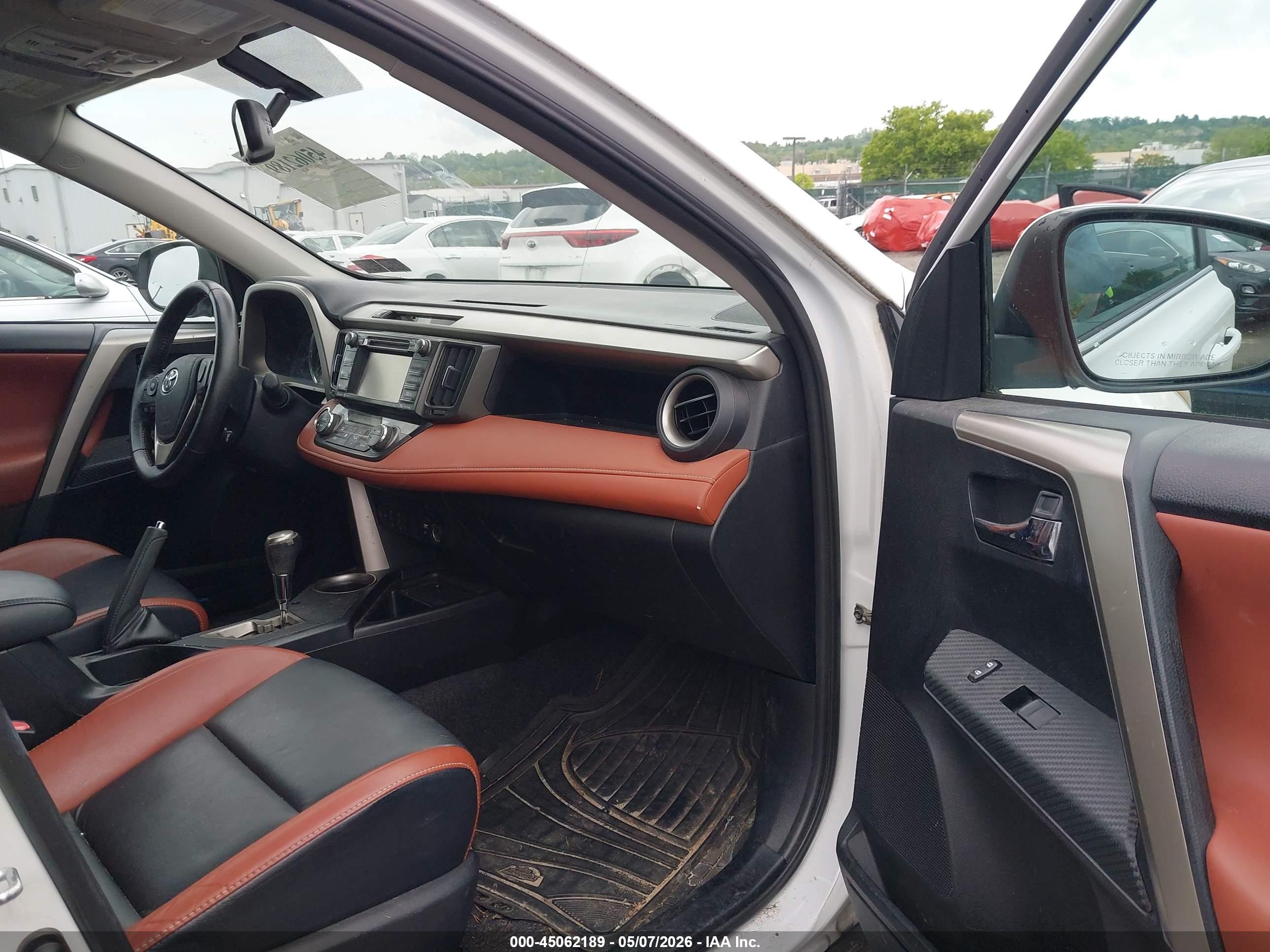 TOYOTA RAV4 image 5