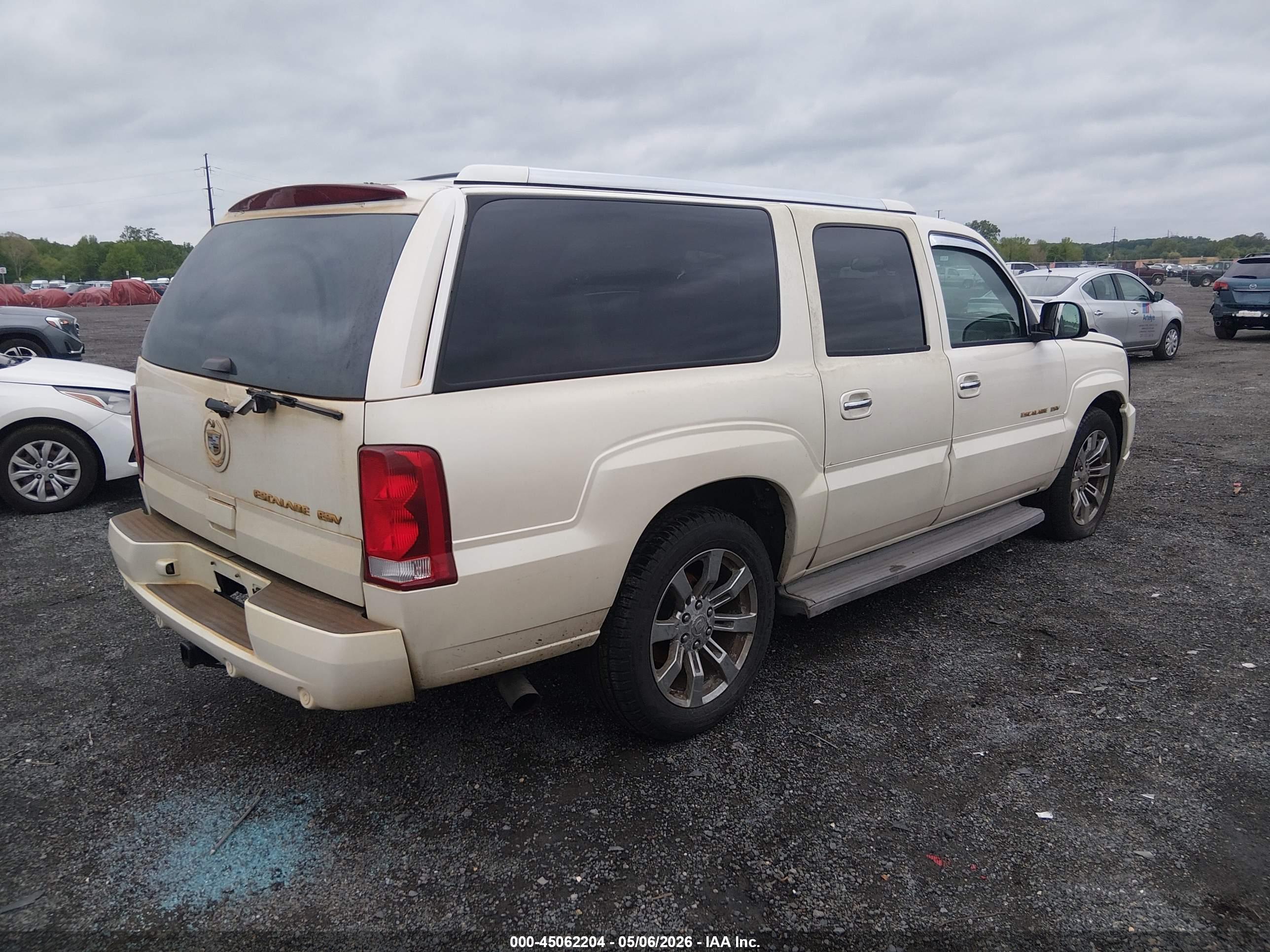 CADILLAC ESCALADE image 4