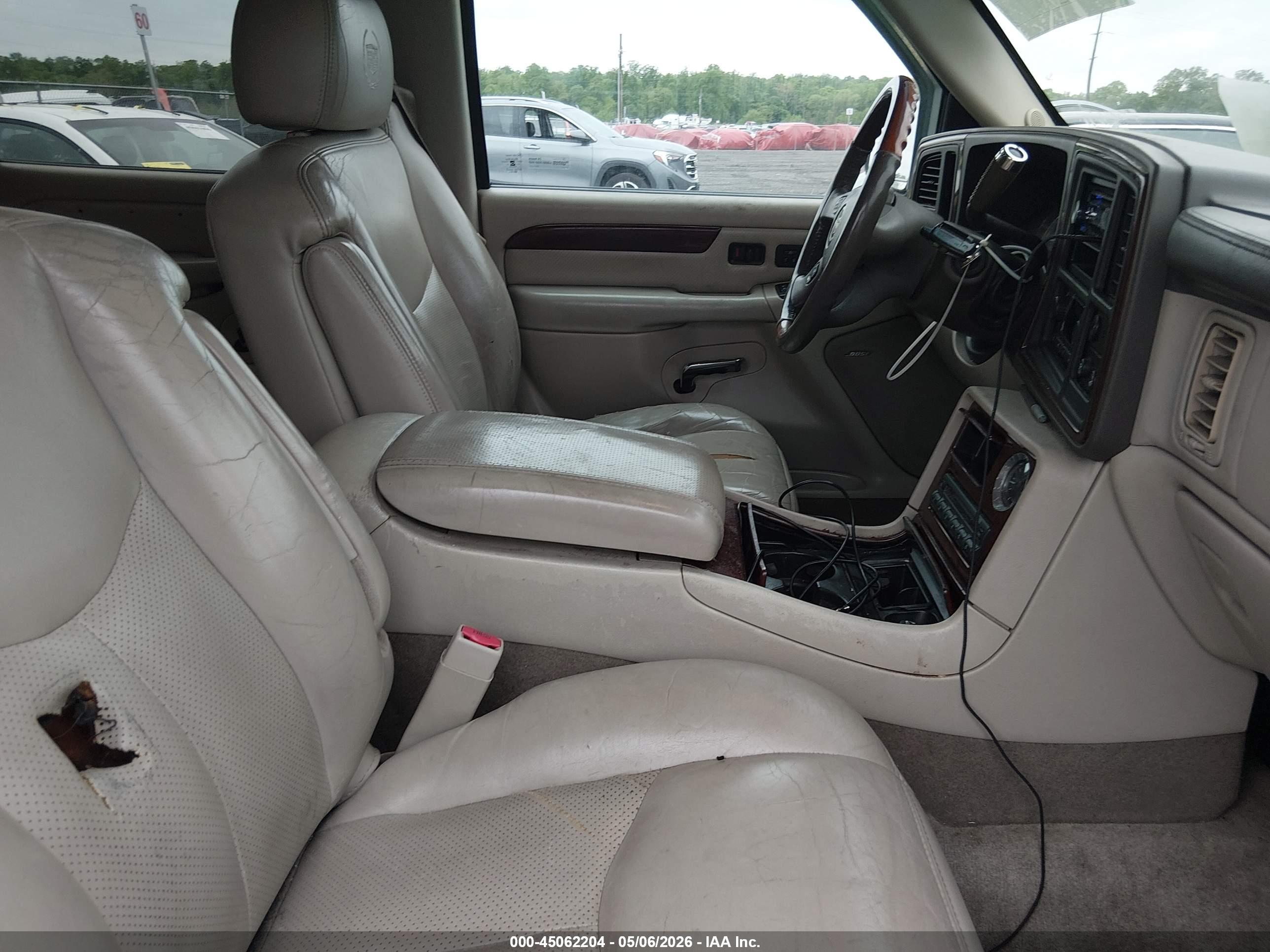 CADILLAC ESCALADE image 5