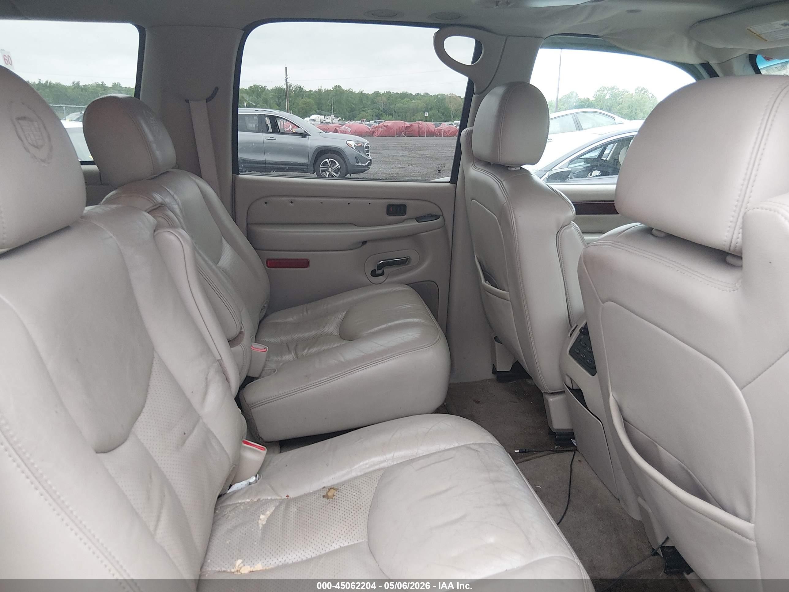 CADILLAC ESCALADE image 8