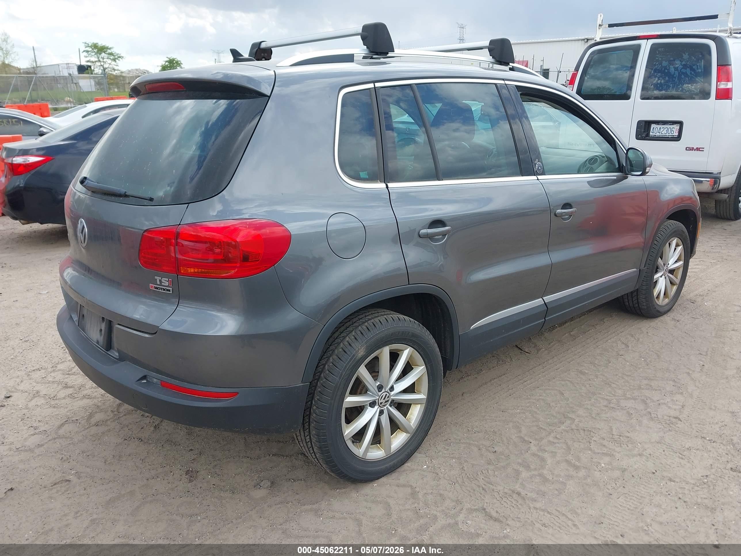 VOLKSWAGEN TIGUAN image 4
