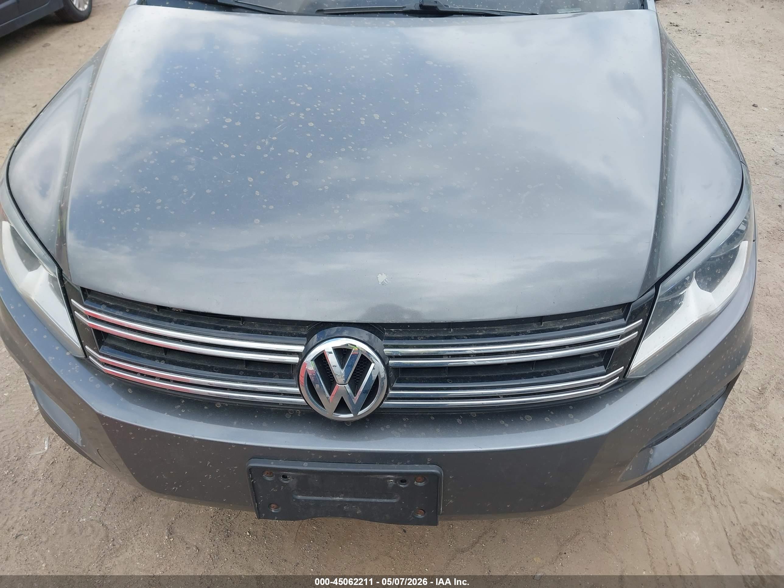VOLKSWAGEN TIGUAN image 6