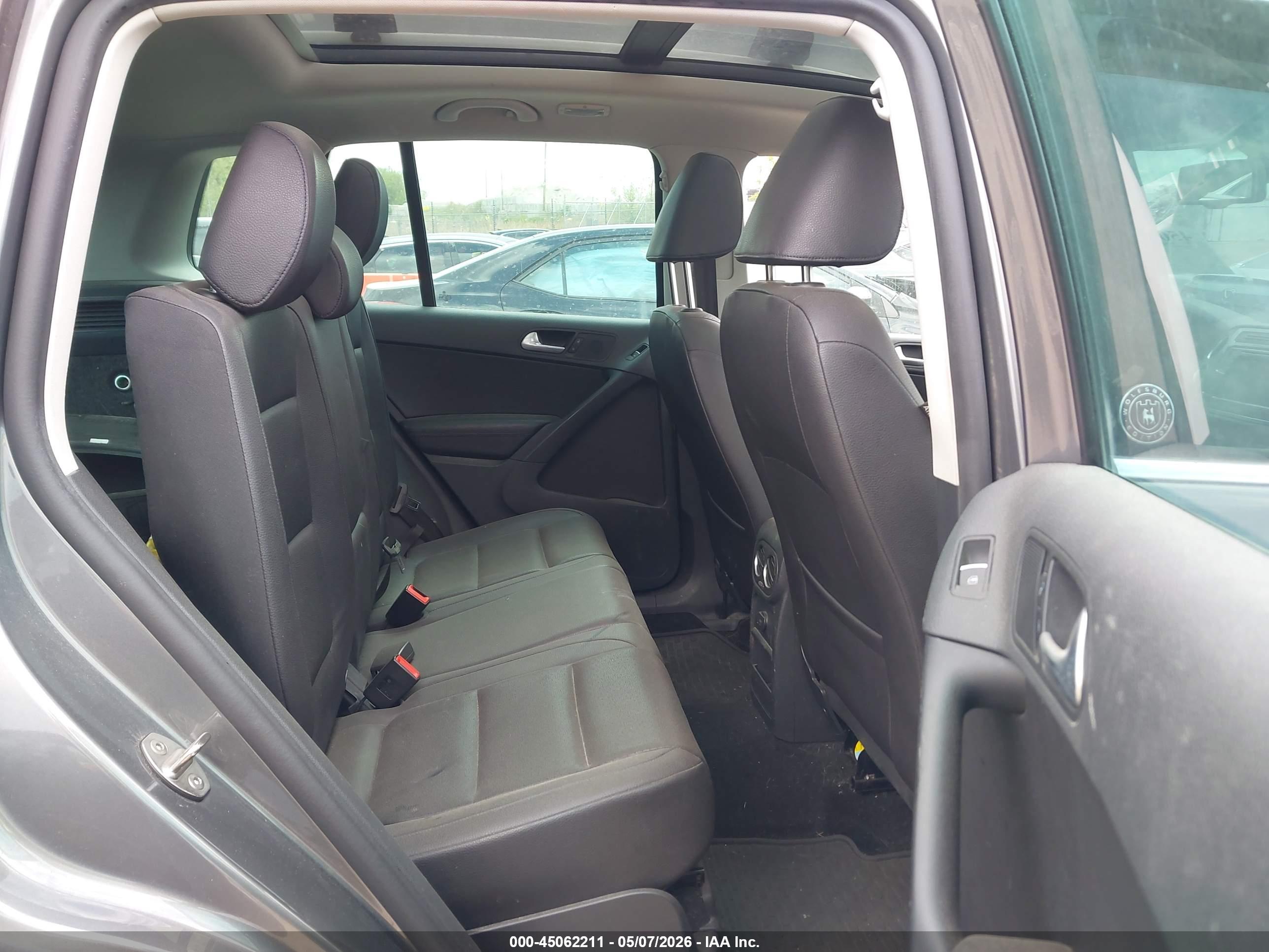 VOLKSWAGEN TIGUAN image 8